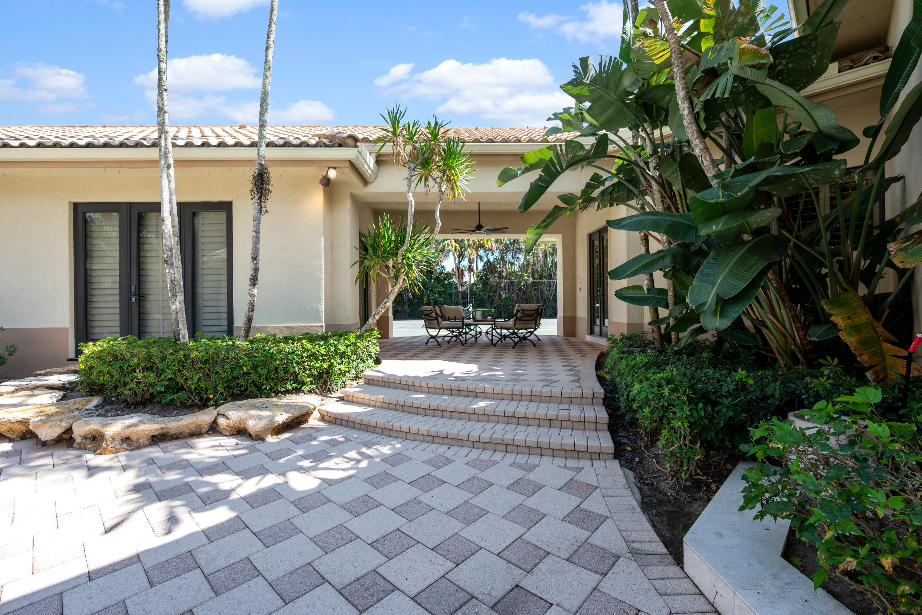 LONG LAKE ESTATES - Residential