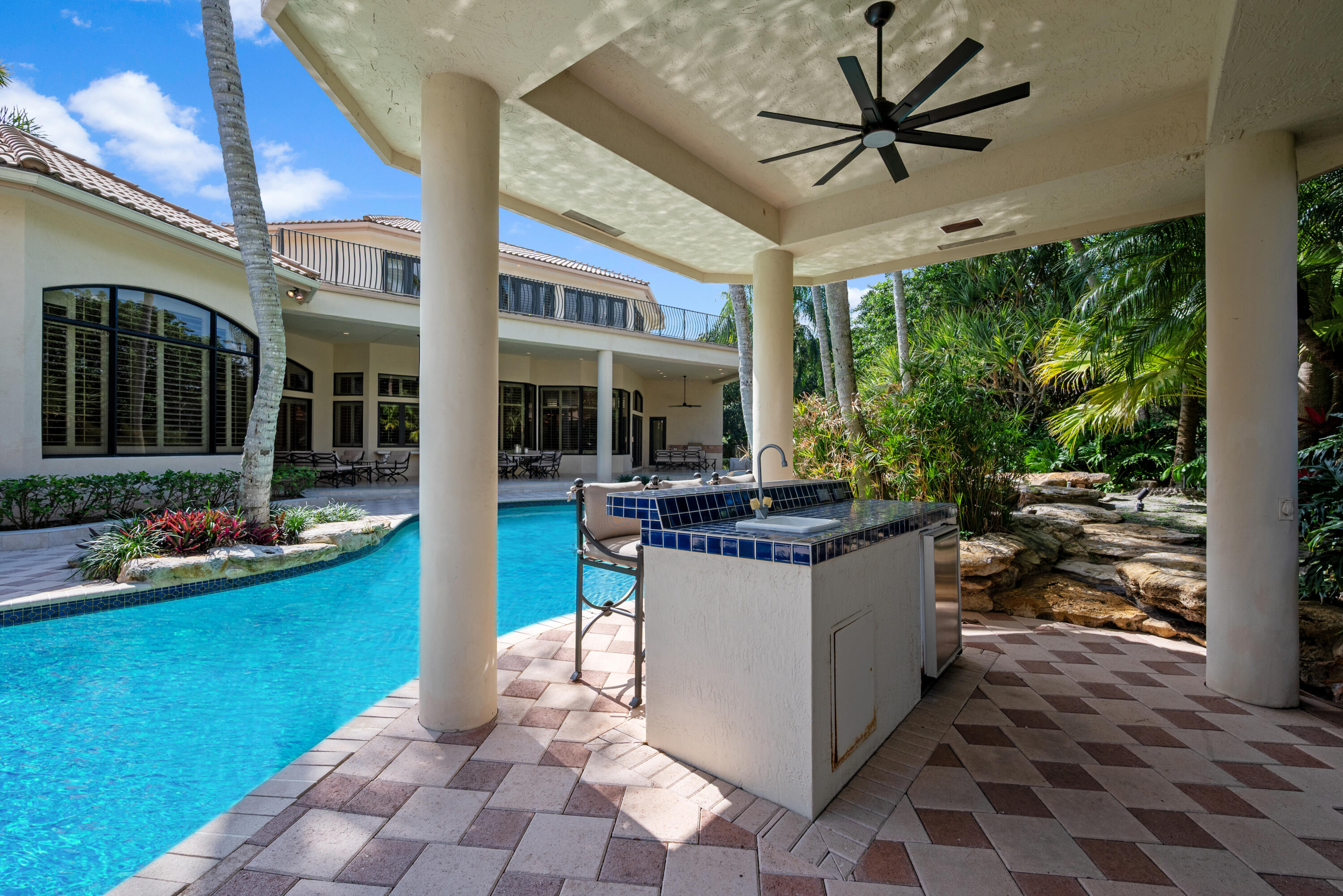 LONG LAKE ESTATES - Residential