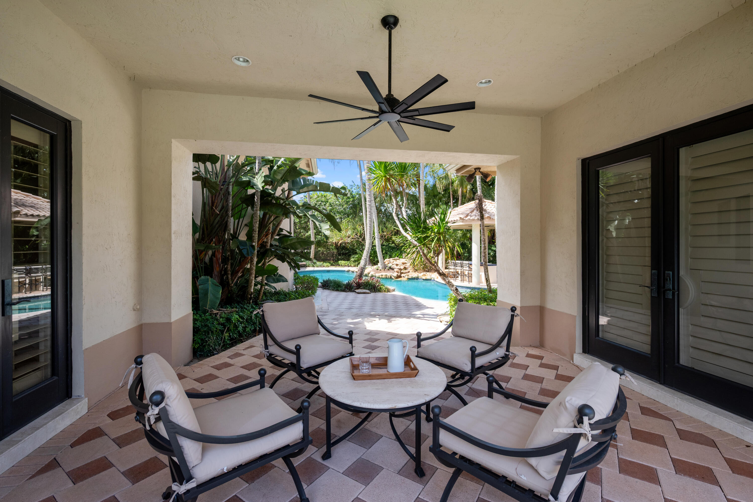 LONG LAKE ESTATES - Residential