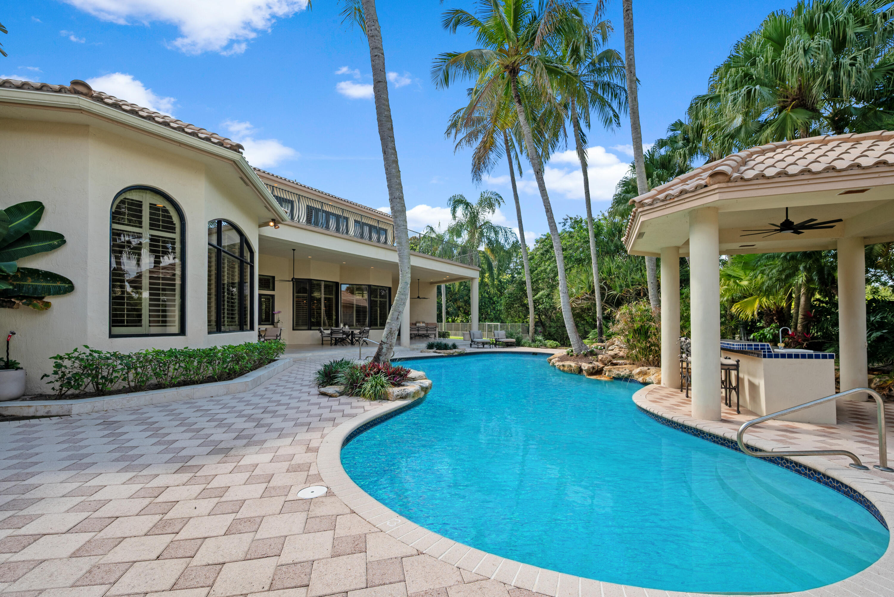 LONG LAKE ESTATES - Residential