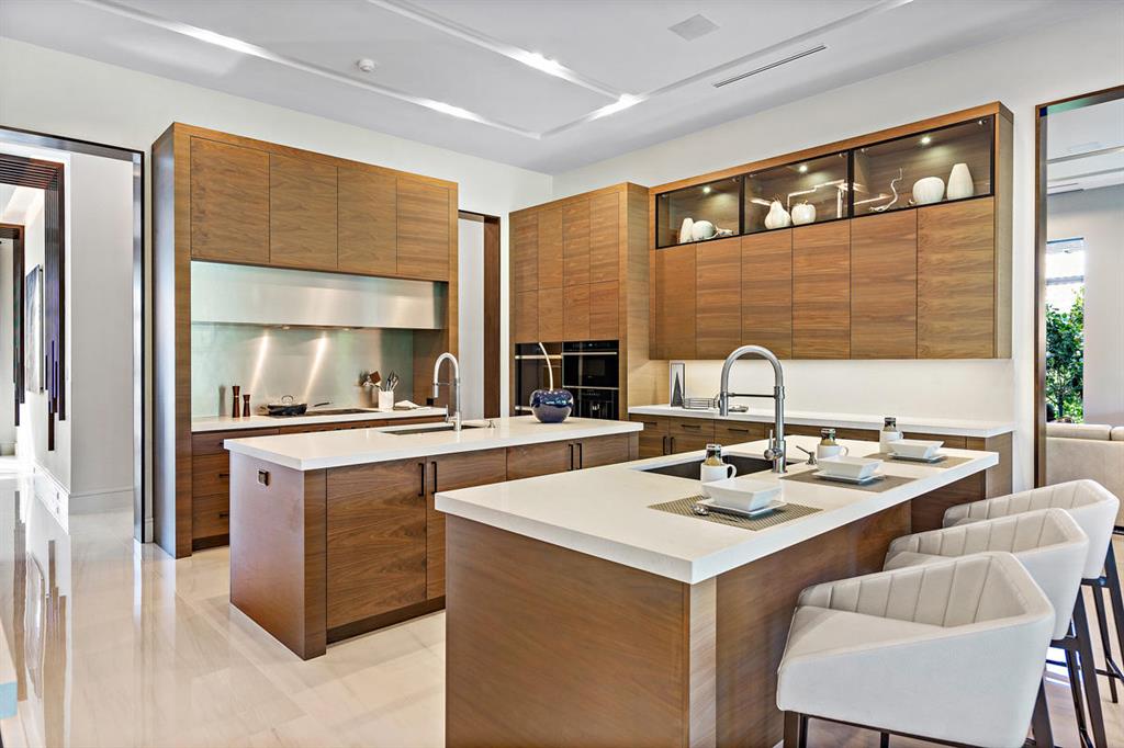 ROYAL PALM YACHT & COUNTRY CLUB - Residential