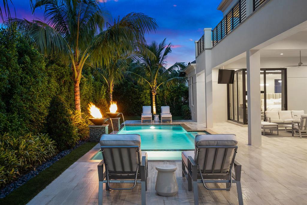 ROYAL PALM YACHT & COUNTRY CLUB - Residential