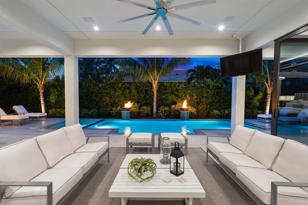 ROYAL PALM YACHT & COUNTRY CLUB - Residential