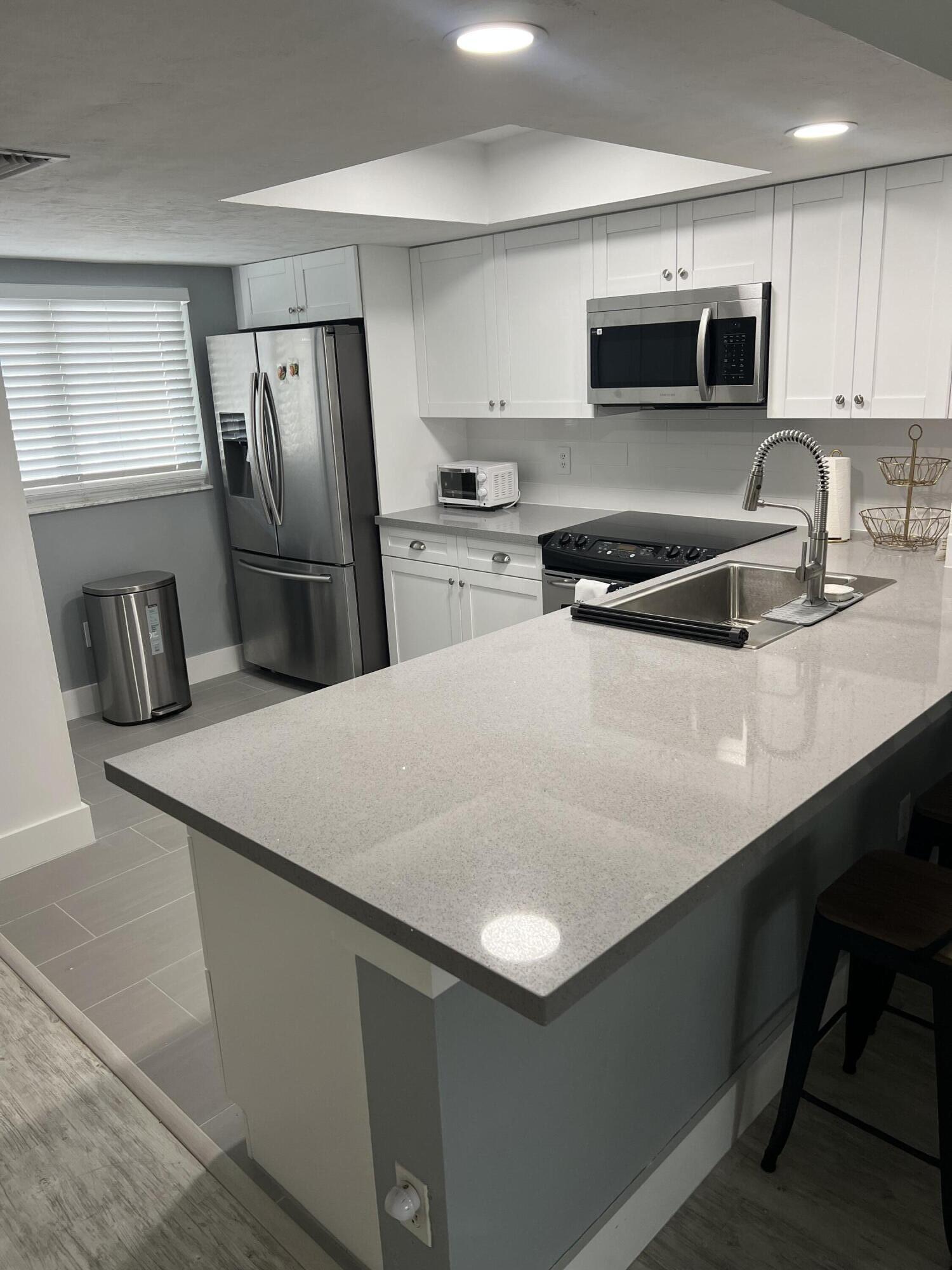 PALM BEACH TRACE - Residential Lease