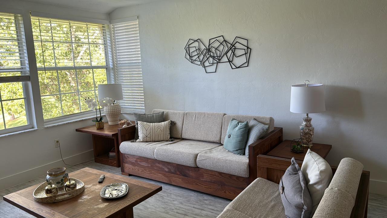 PALM BEACH TRACE - Residential Lease