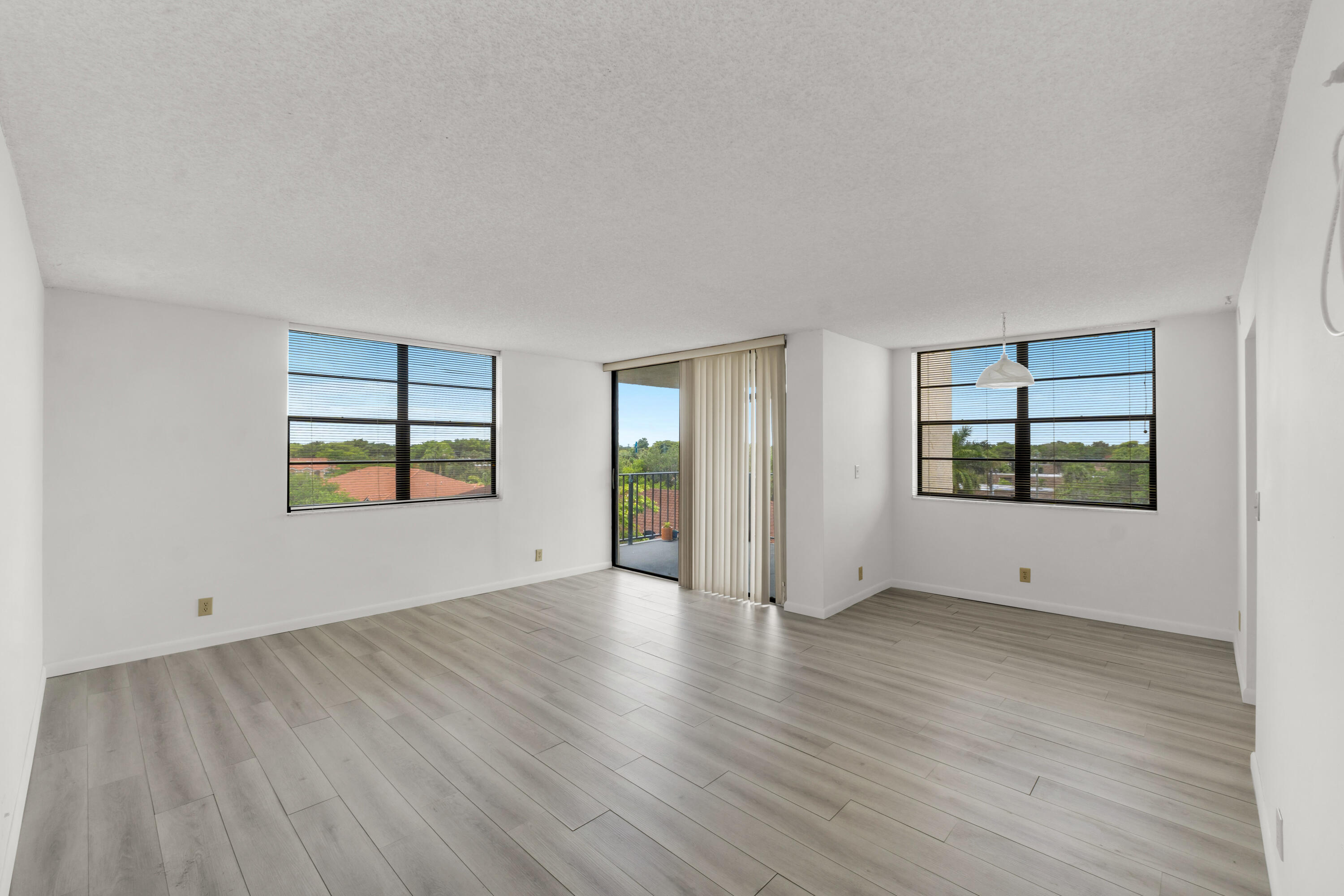 GATE THREE CONDO - Residential