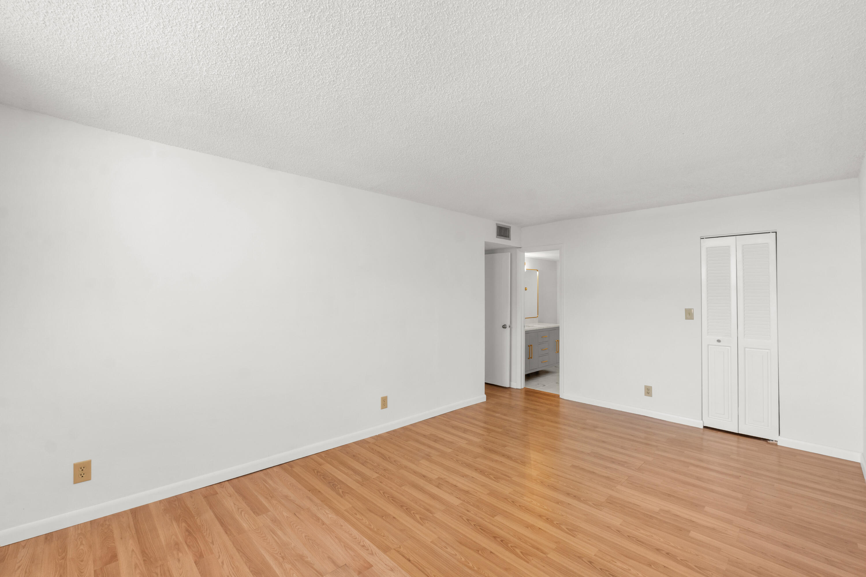 GATE THREE CONDO - Residential
