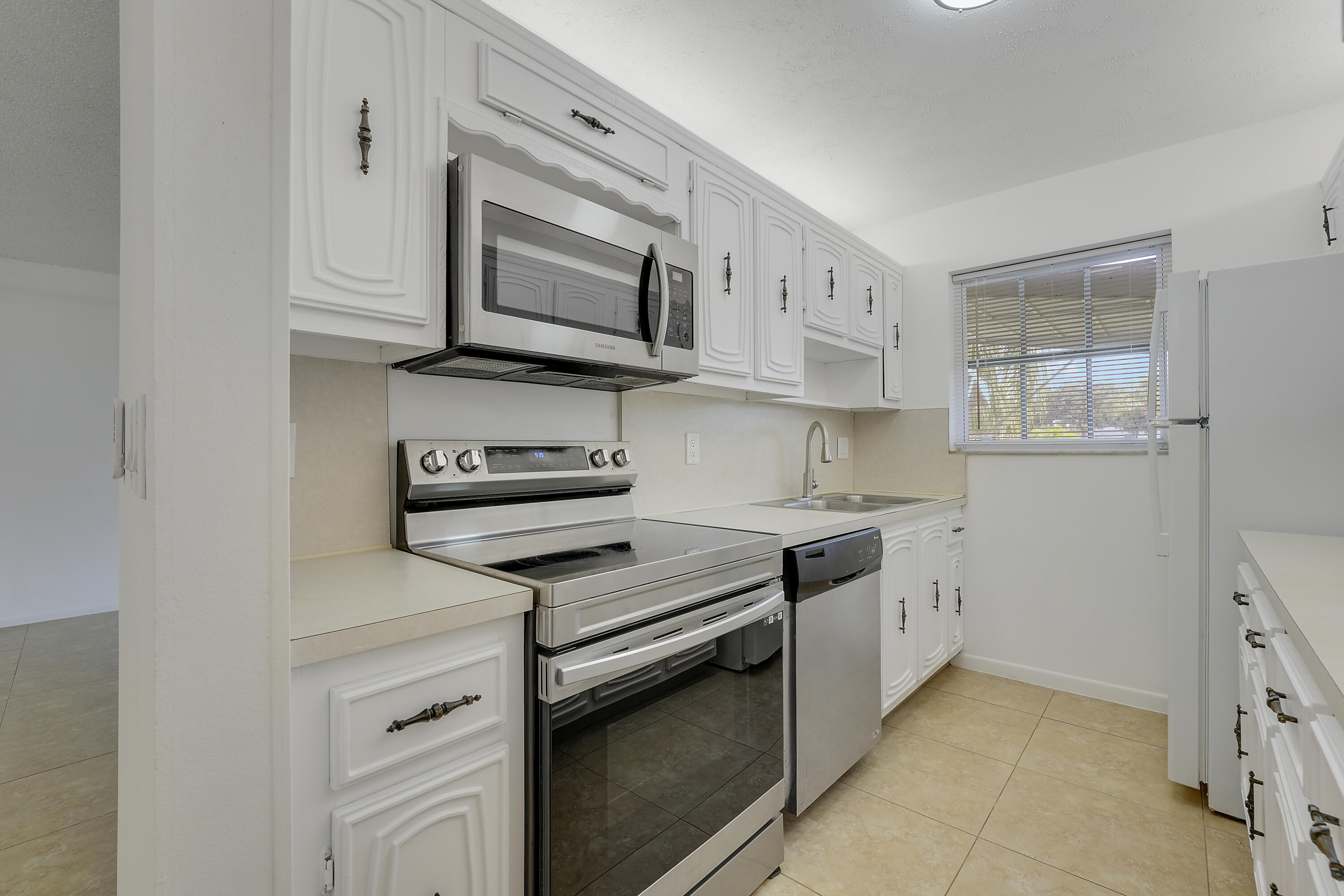 HIGH POINT OF DELRAY SEC 5 CONDO - Residential Lease