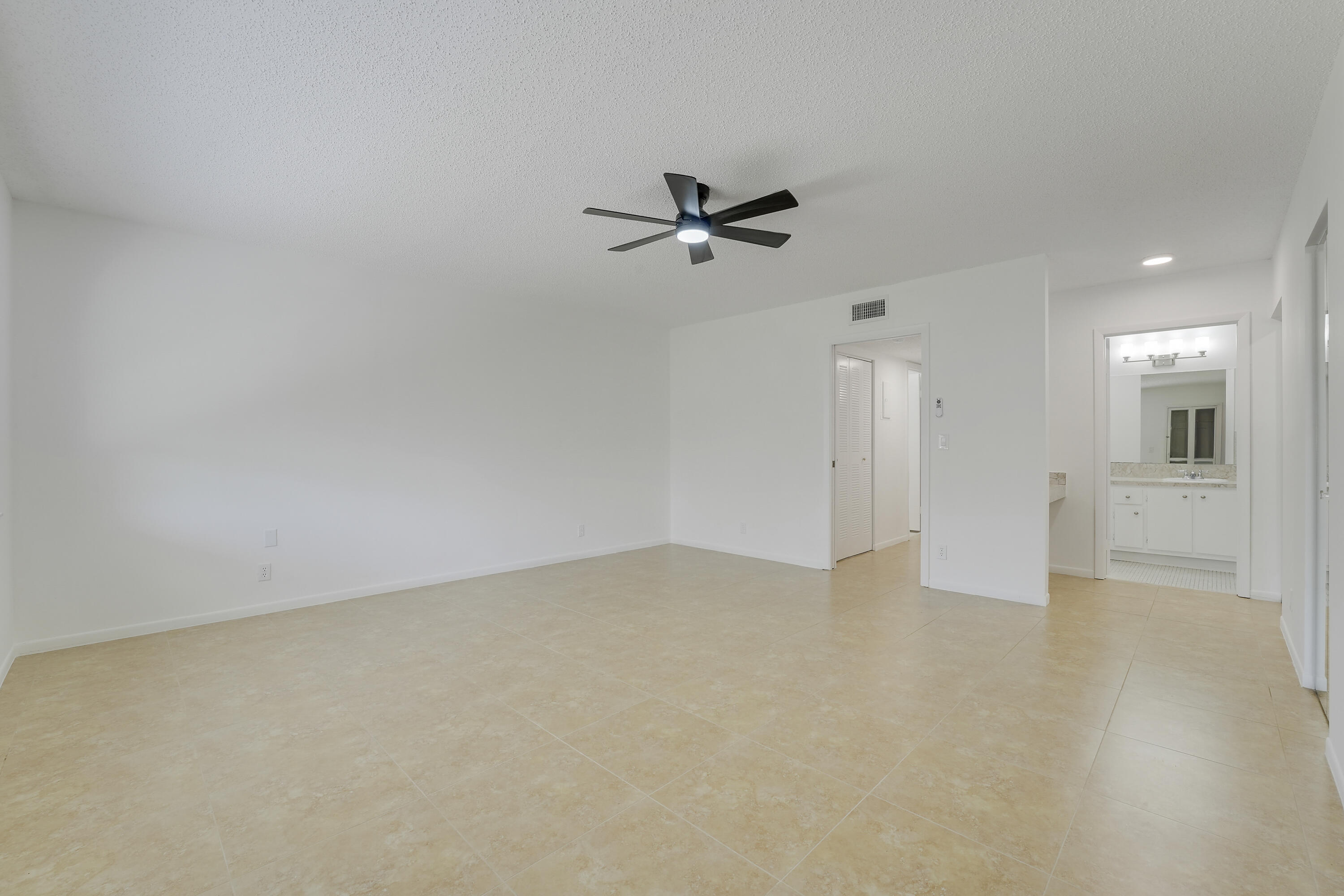 HIGH POINT OF DELRAY SEC 5 CONDO - Residential Lease