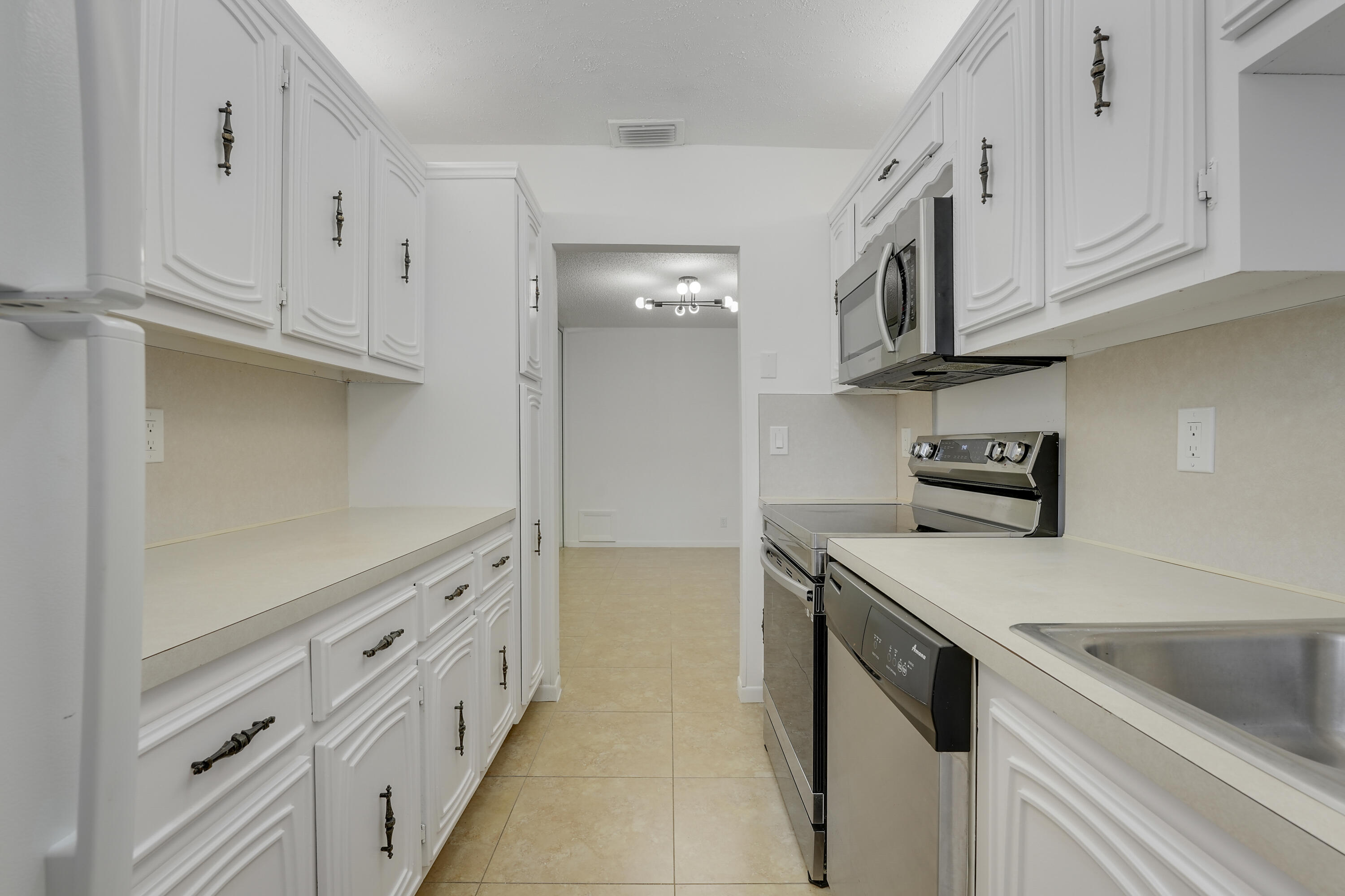 HIGH POINT OF DELRAY SEC 5 CONDO - Residential Lease