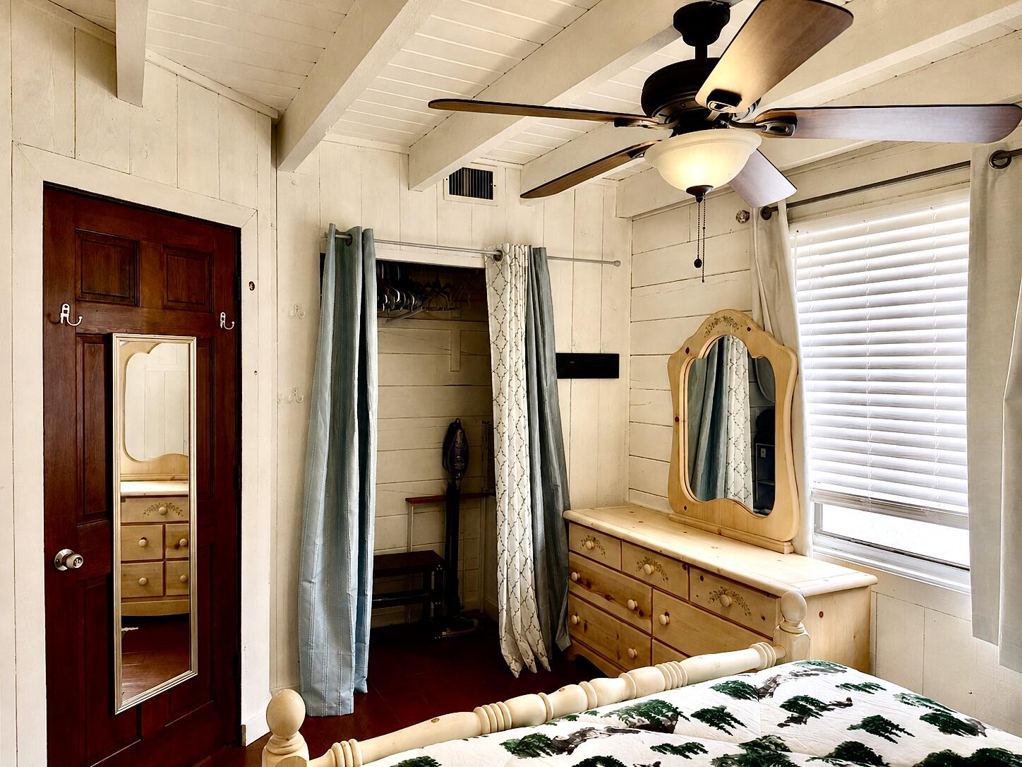LOG HARBOR CONDOMINIUM - Residential