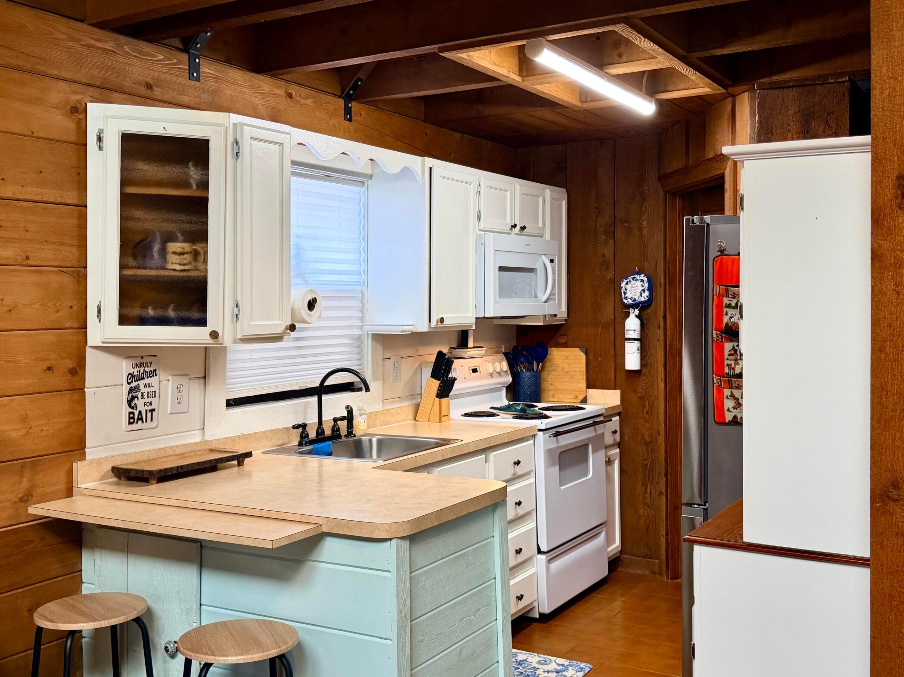 LOG HARBOR CONDOMINIUM - Residential