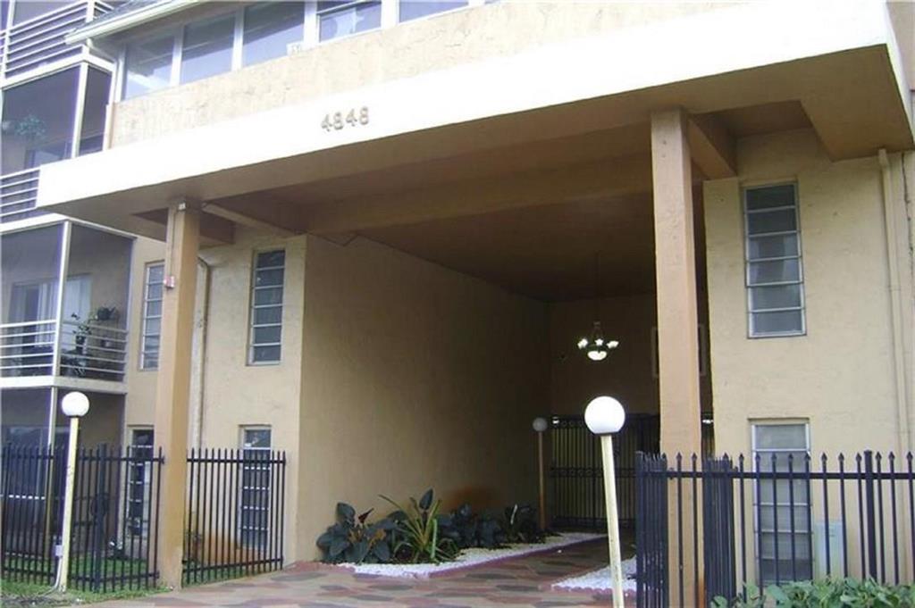 TOWN SQUARE CONDO - Residential Lease