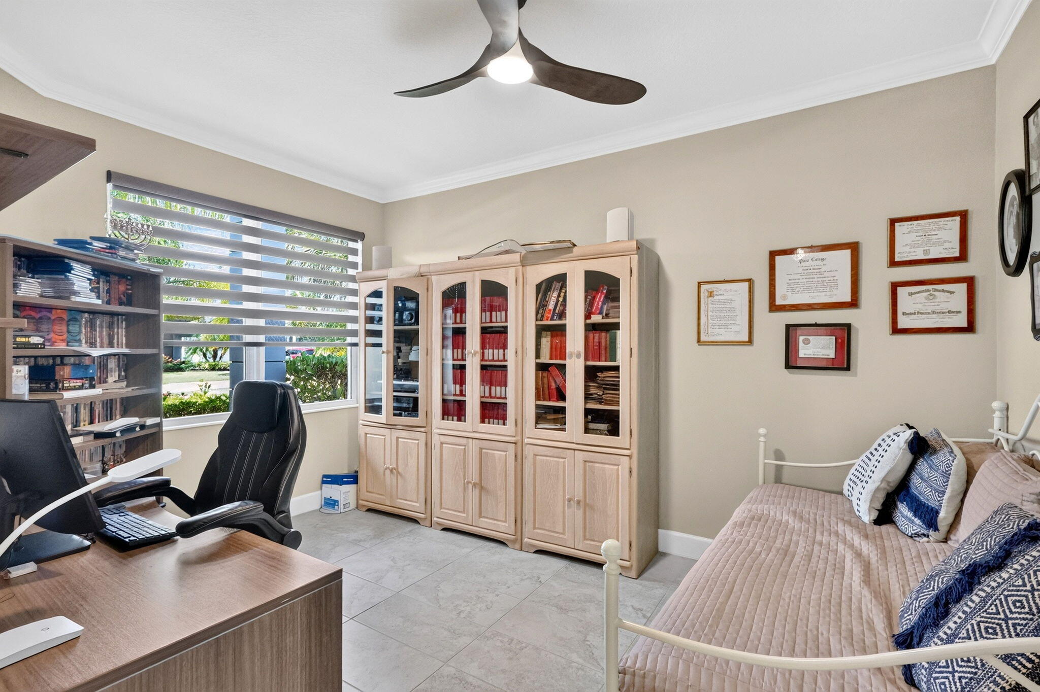VALENCIA CAY-RIVERLAND - Residential