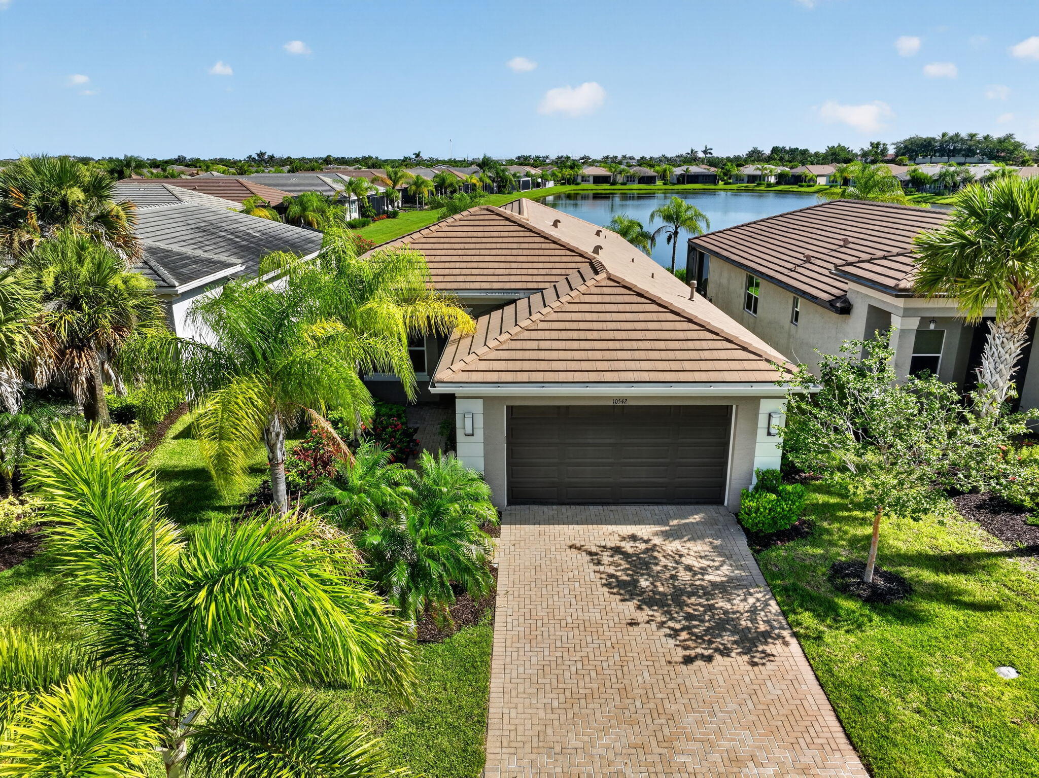 VALENCIA CAY-RIVERLAND - Residential