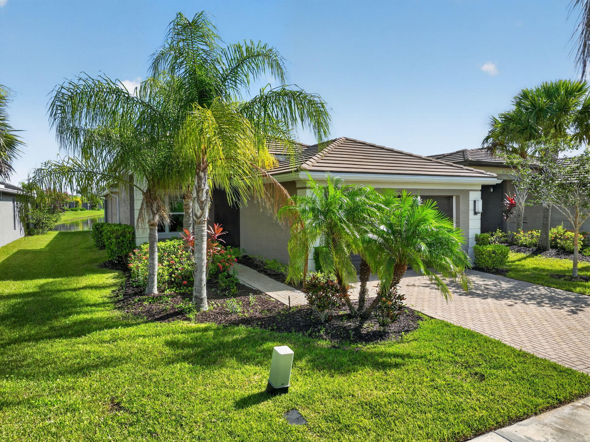 VALENCIA CAY-RIVERLAND - Residential