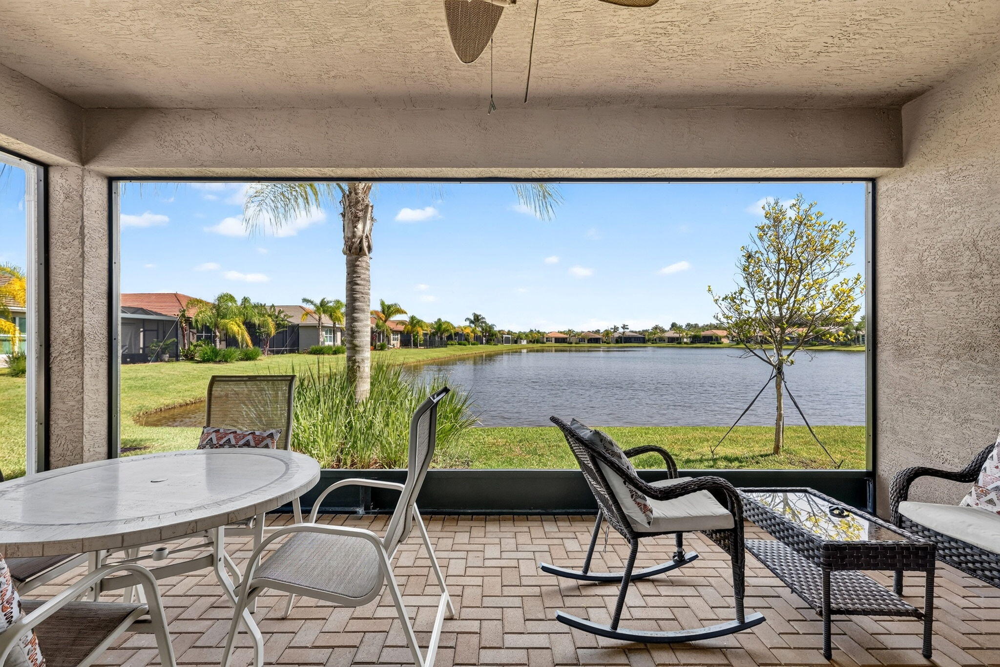 VALENCIA CAY-RIVERLAND - Residential