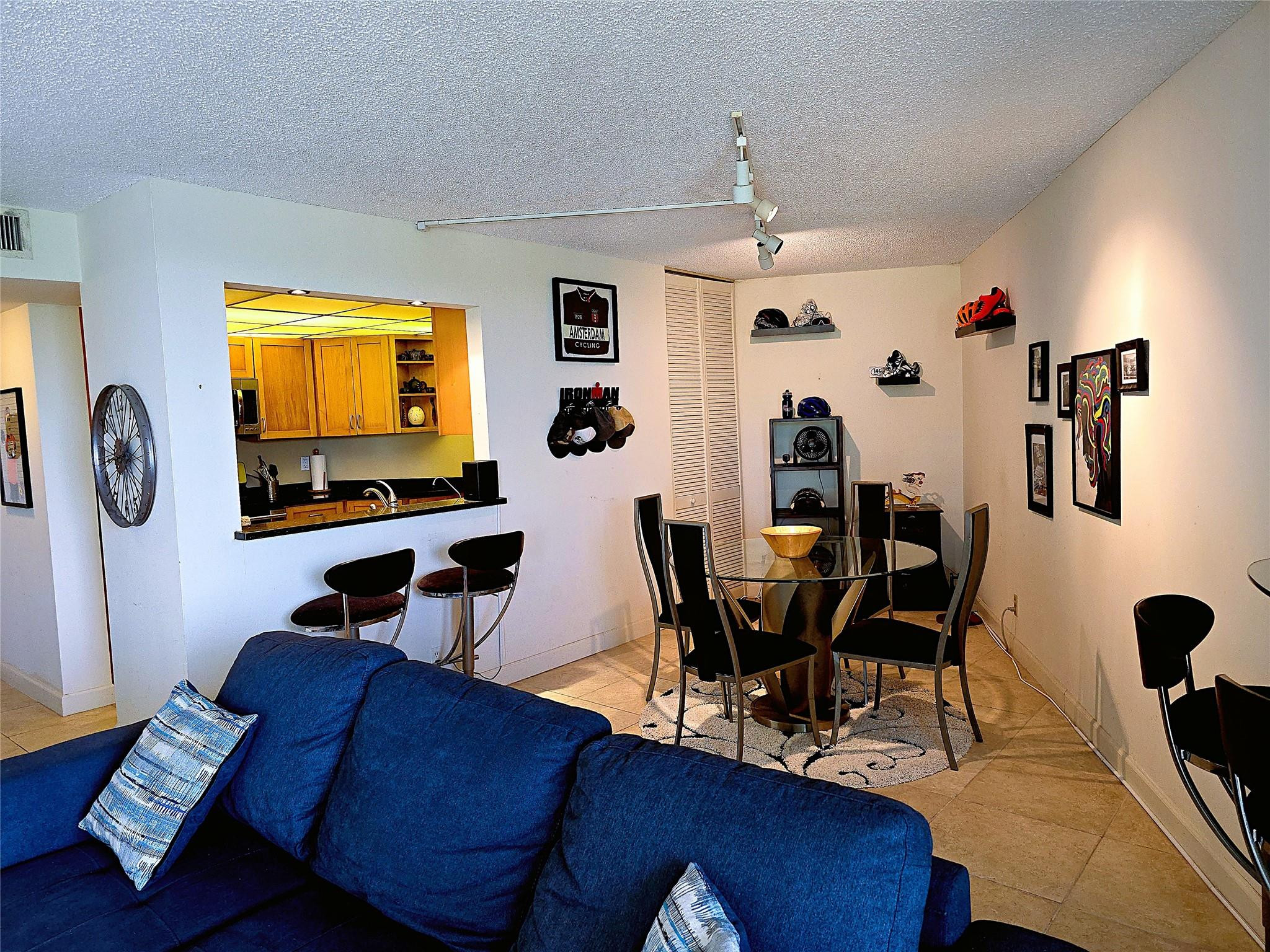 RIVER REACH CONDOMINIUM V - Residential