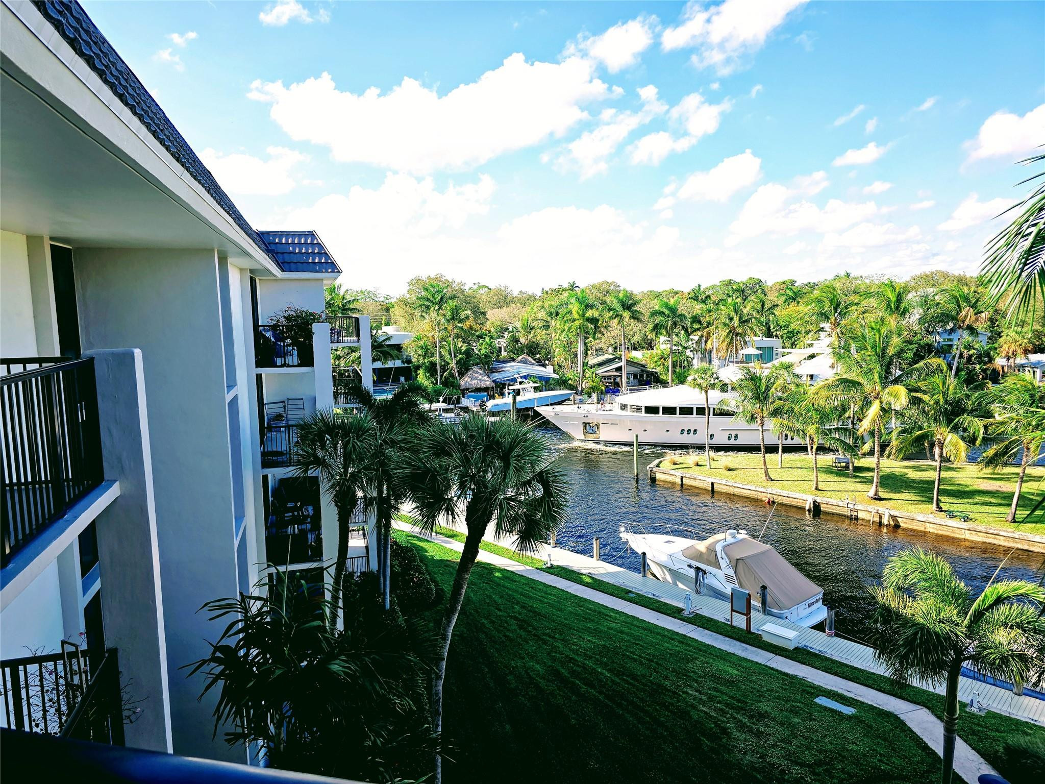 RIVER REACH CONDOMINIUM V - Residential