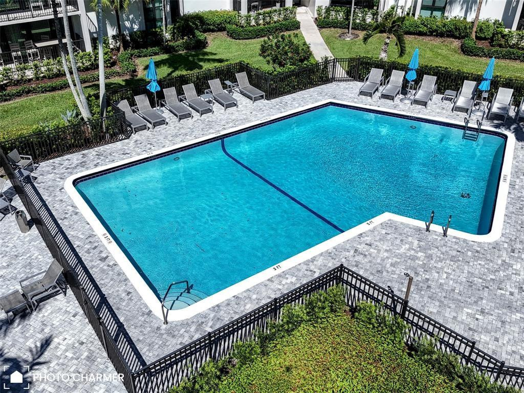 RIVER REACH CONDOMINIUM V - Residential