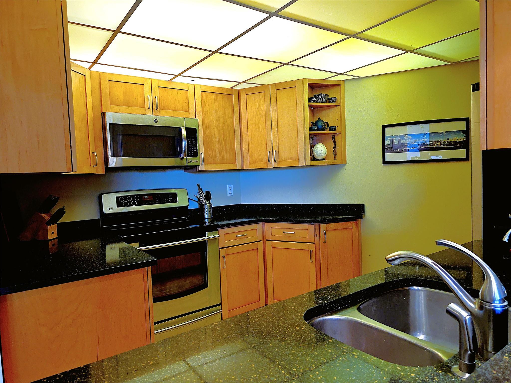 RIVER REACH CONDOMINIUM V - Residential