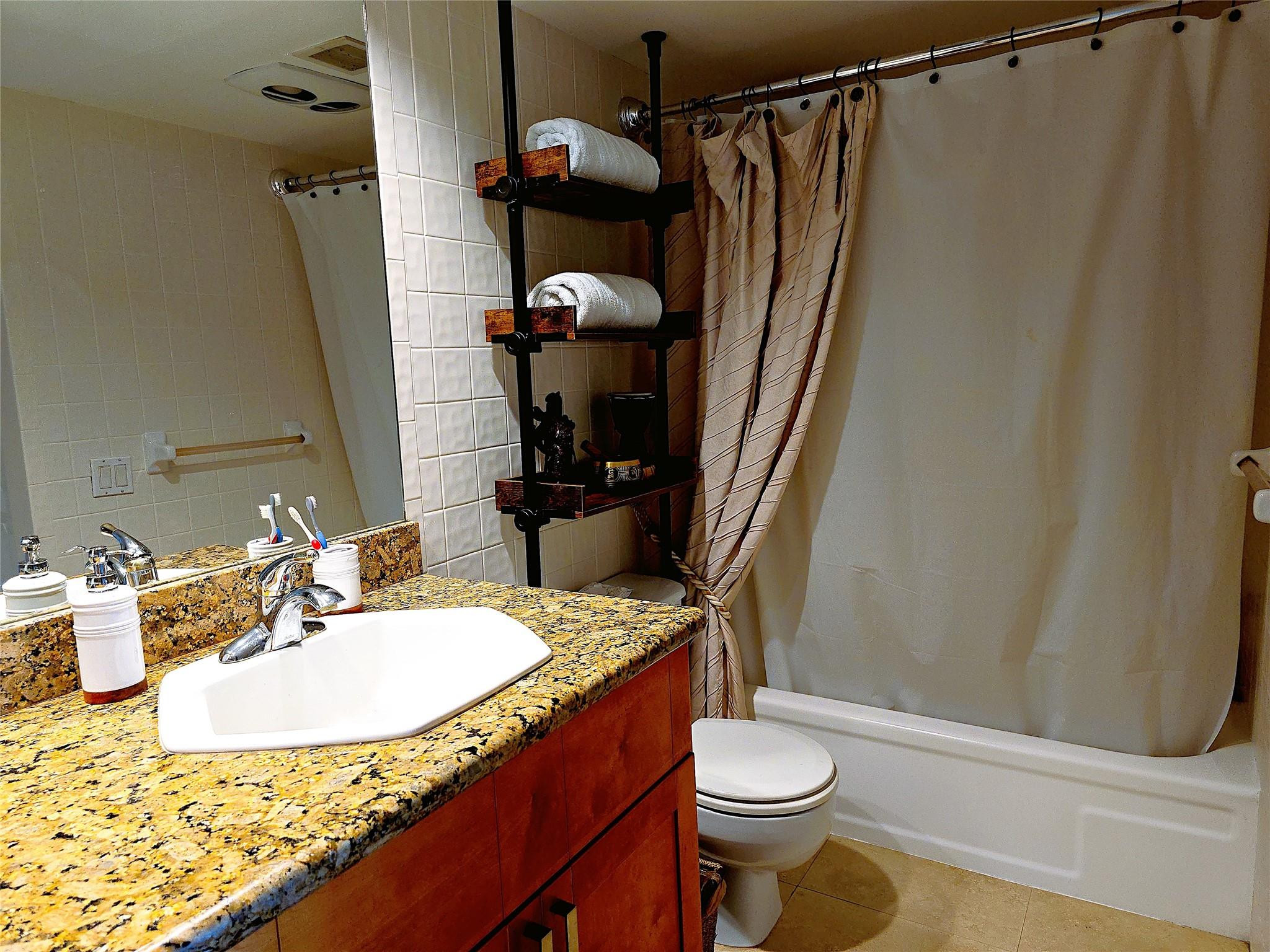 RIVER REACH CONDOMINIUM V - Residential