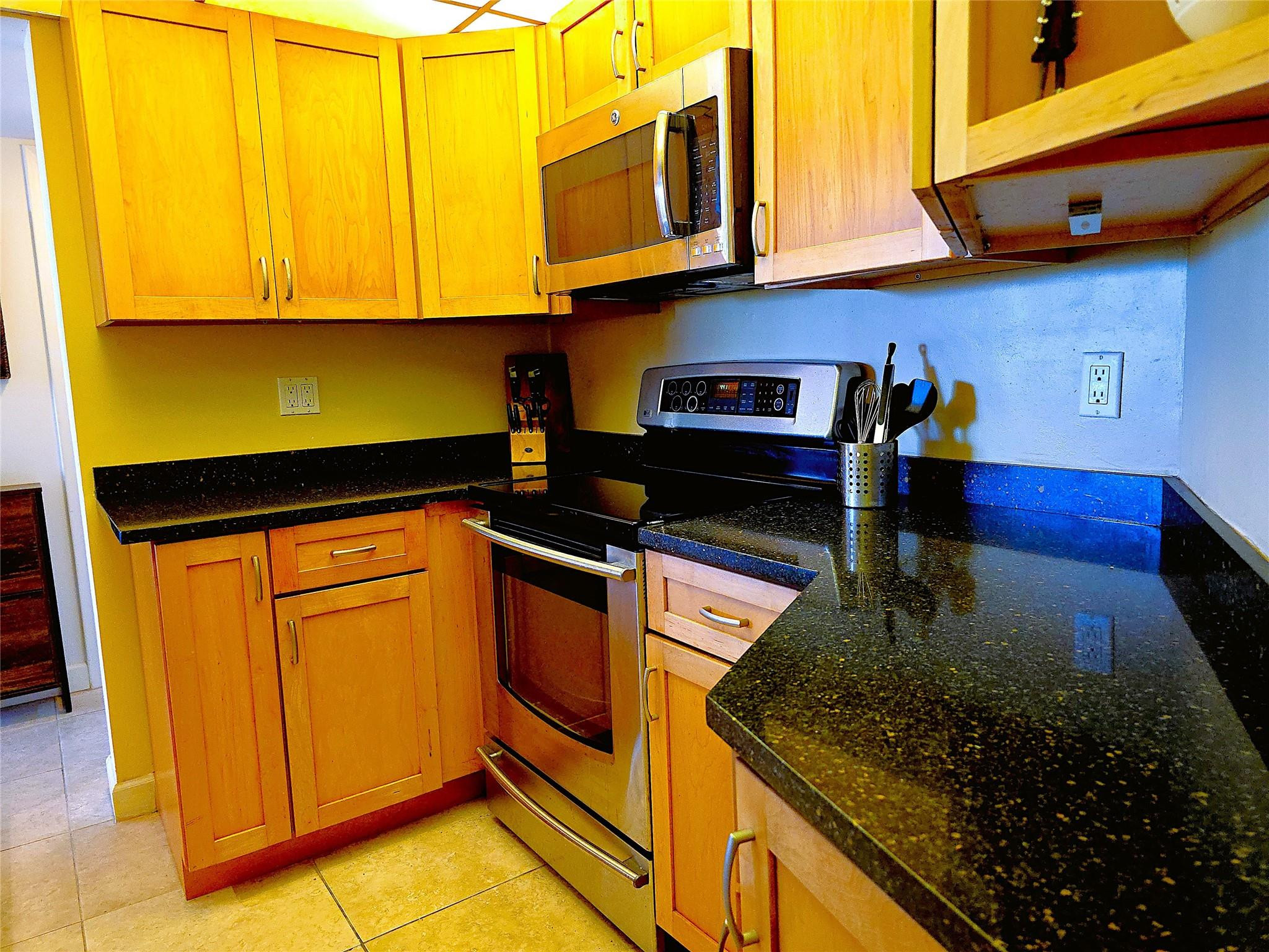 RIVER REACH CONDOMINIUM V - Residential