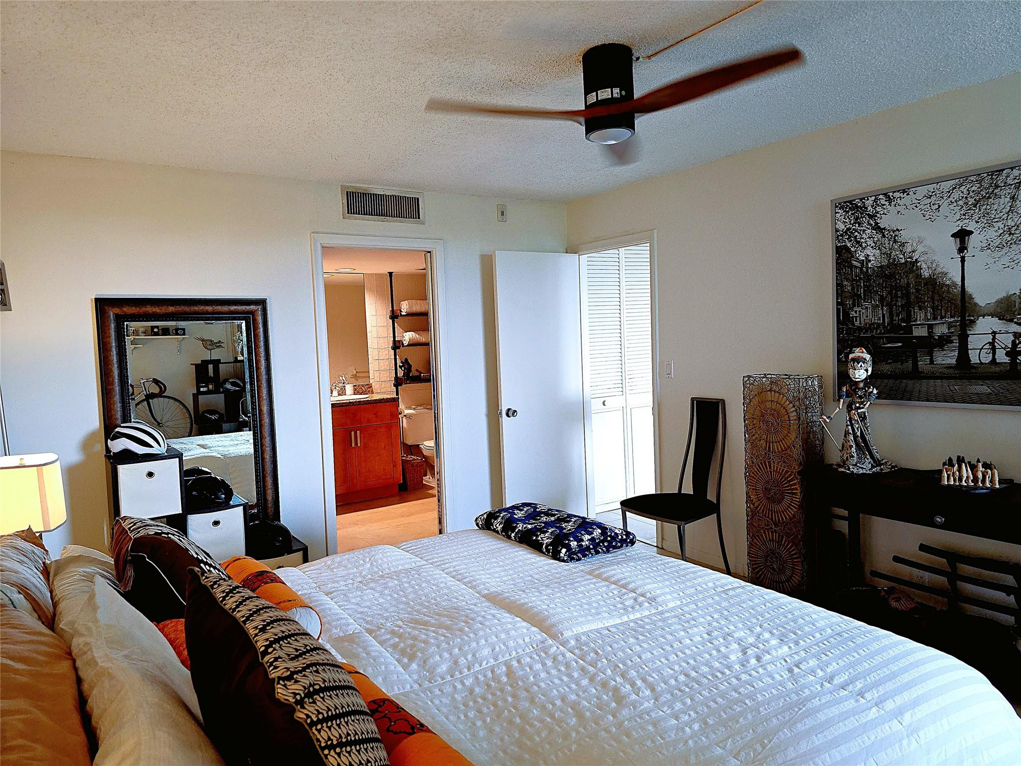 RIVER REACH CONDOMINIUM V - Residential
