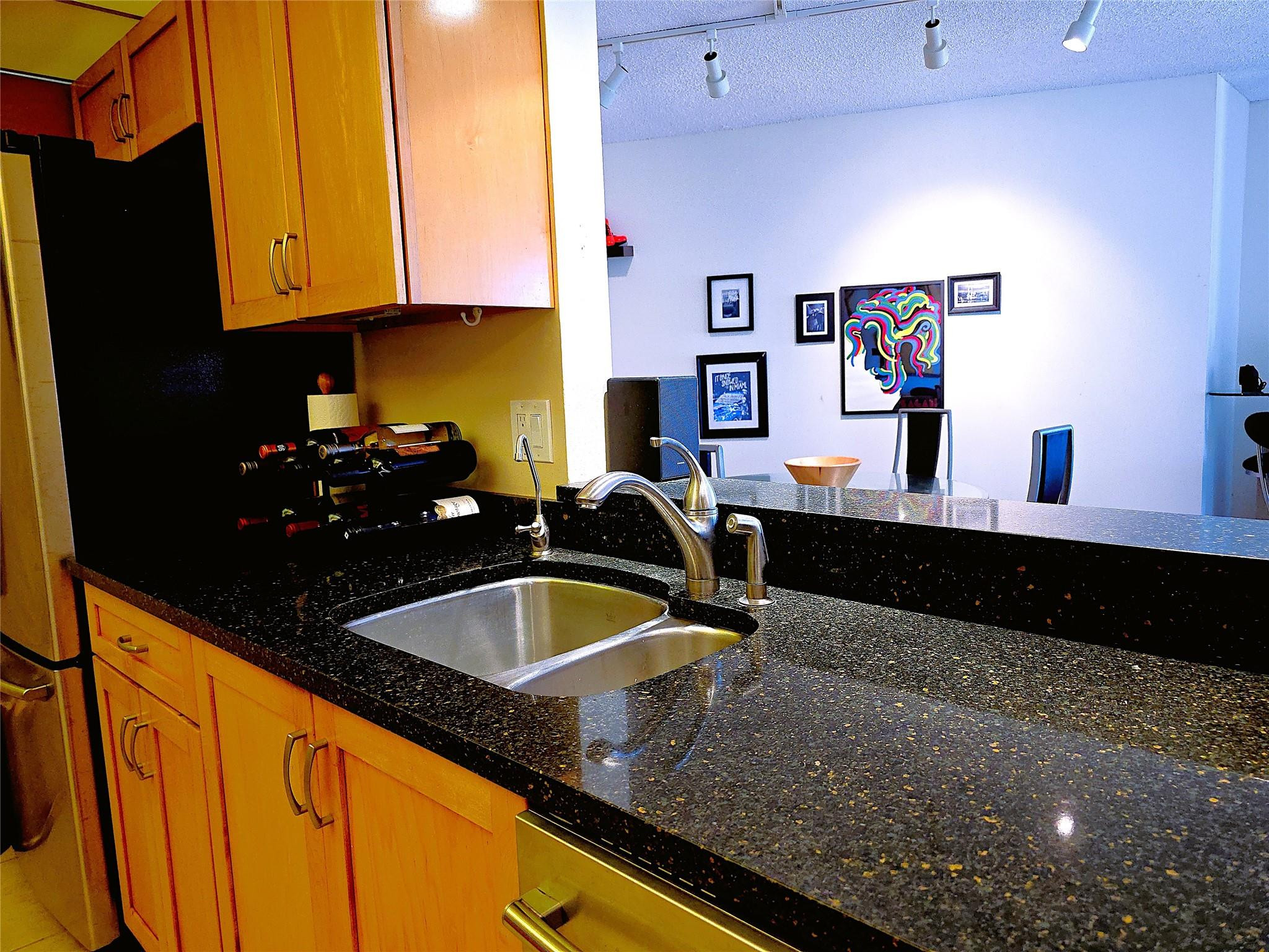 RIVER REACH CONDOMINIUM V - Residential