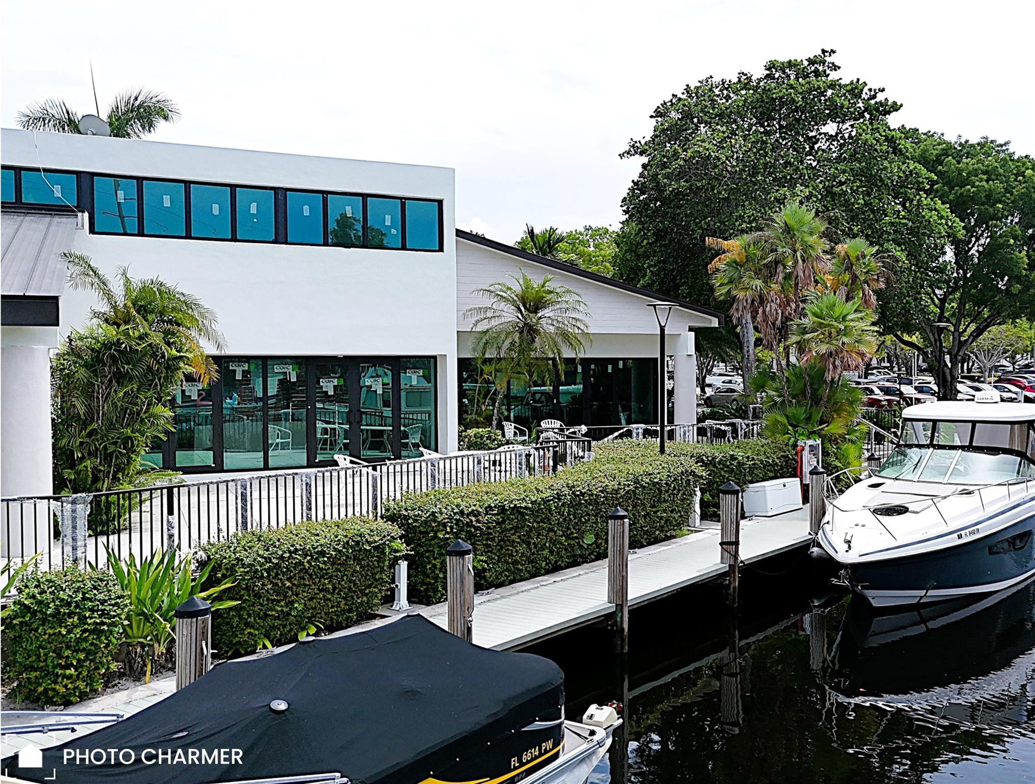 RIVER REACH CONDOMINIUM V - Residential