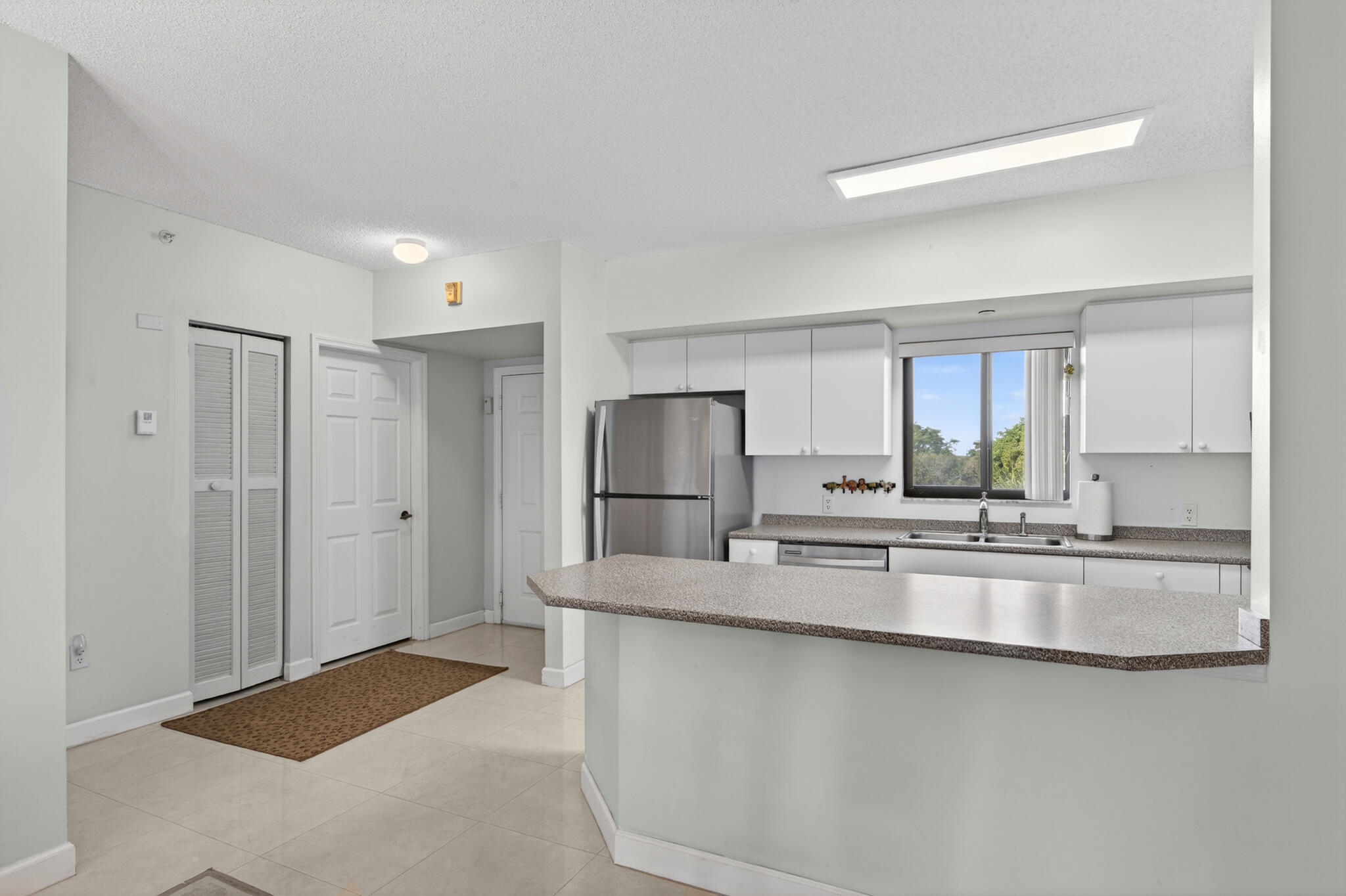 ST TROPEZ CONDO - Residential Lease