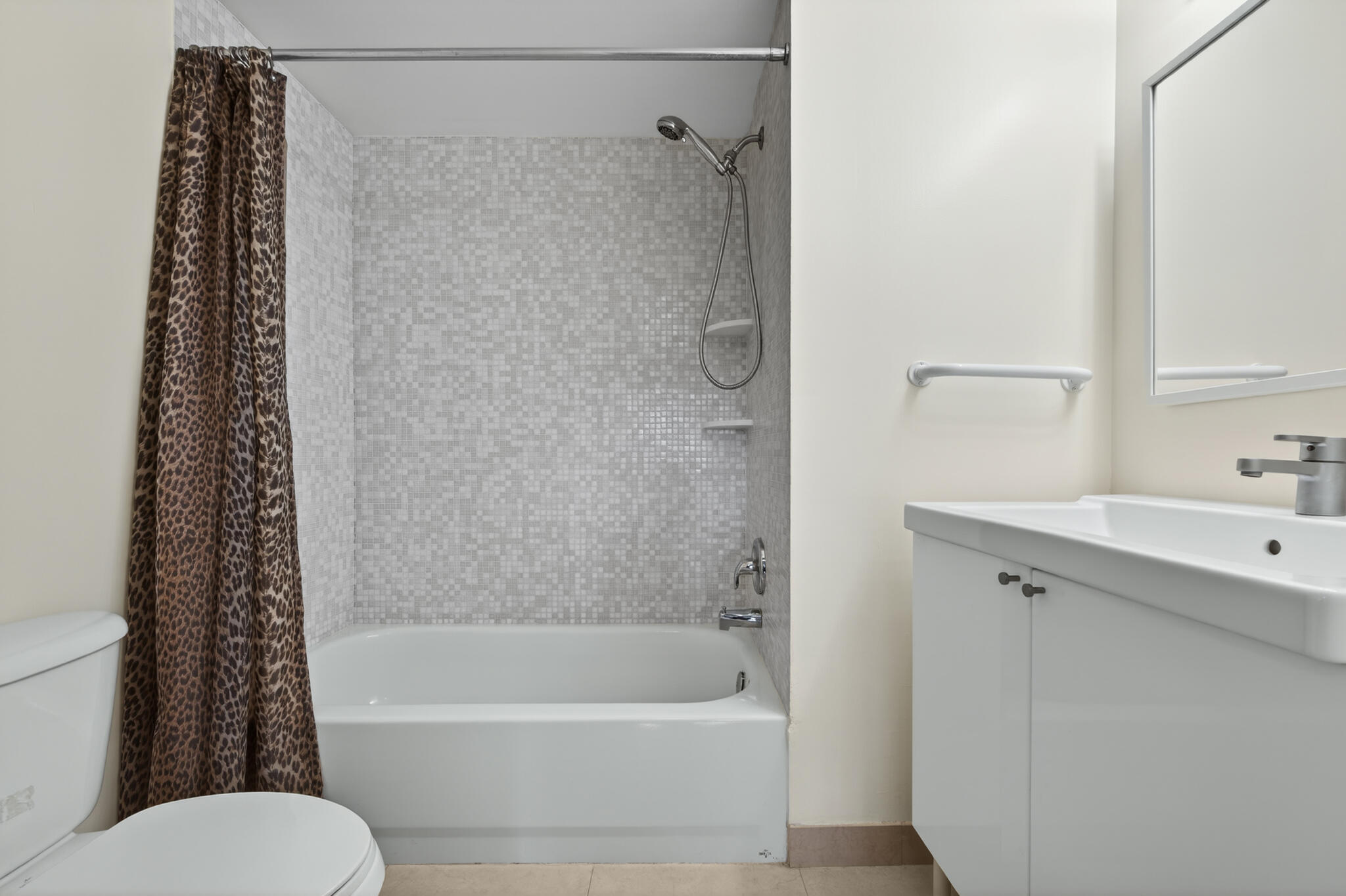 ST TROPEZ CONDO - Residential Lease