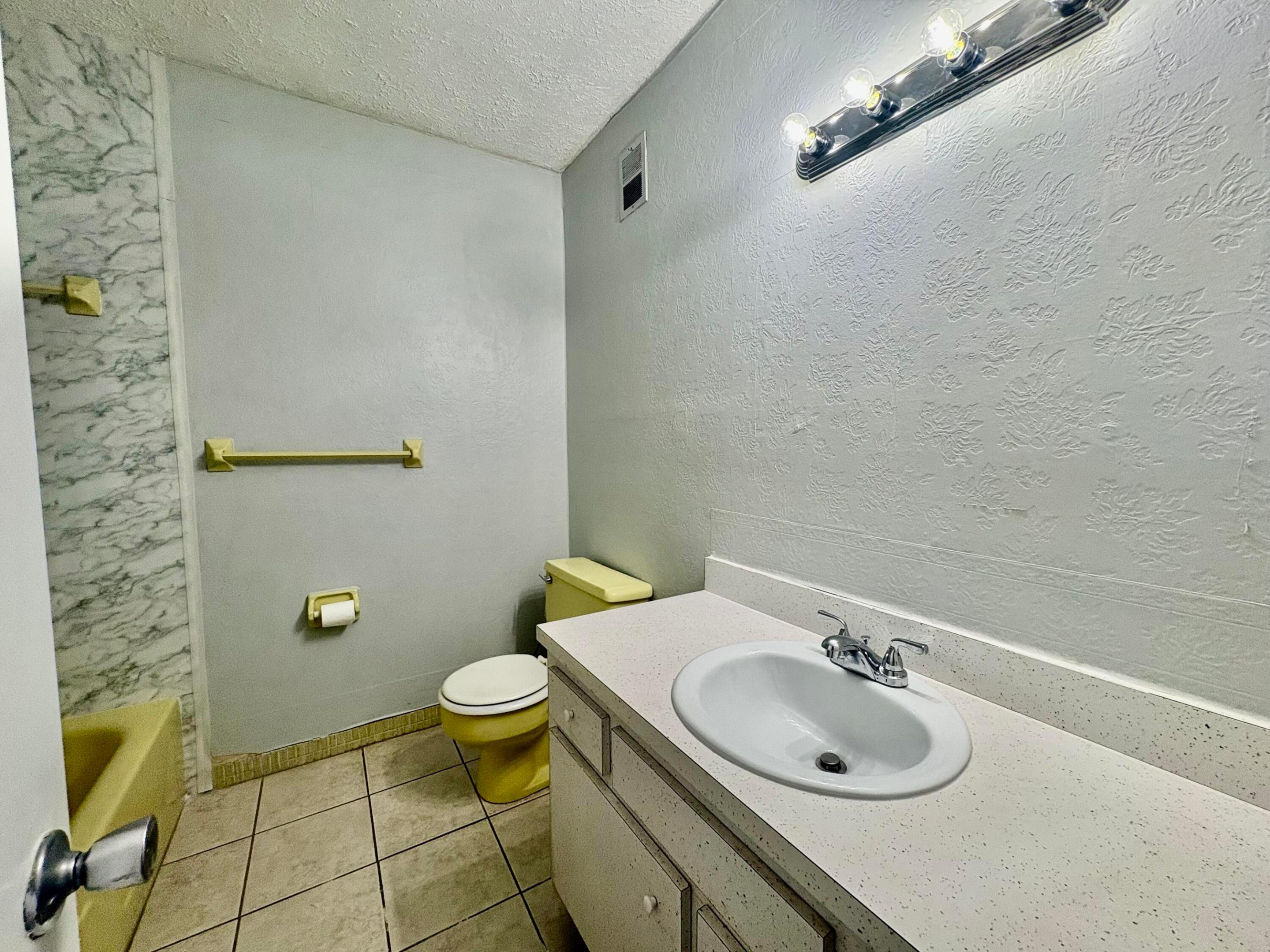 Beverly Hills Condominium - Residential Lease