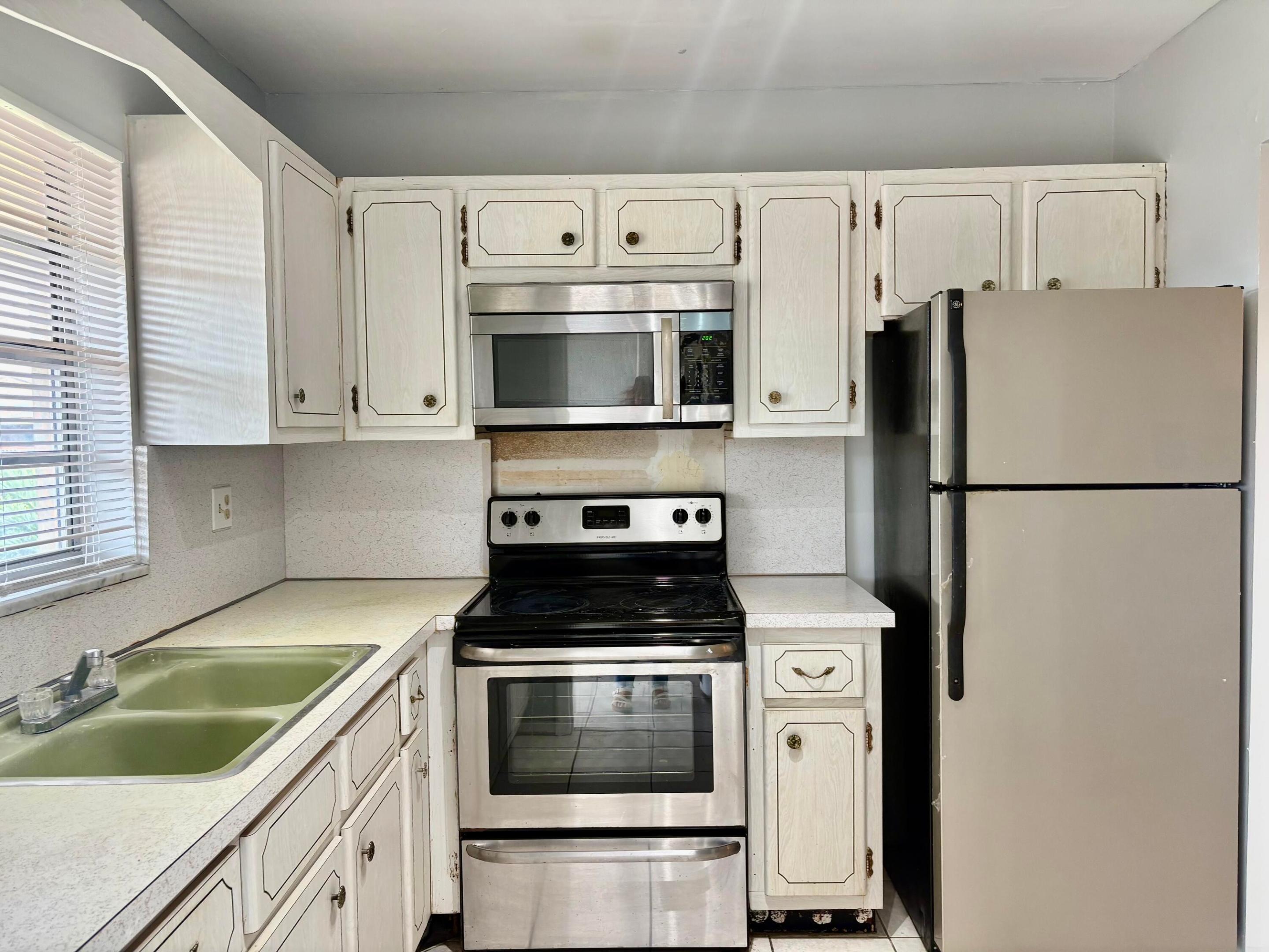 Beverly Hills Condominium - Residential Lease