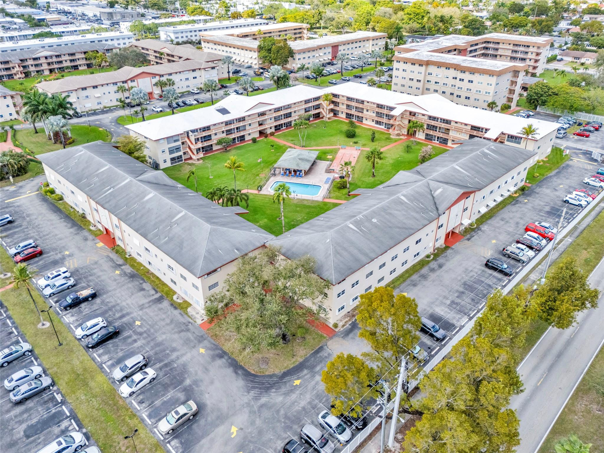 Beverly Hills Condominium - Residential Lease
