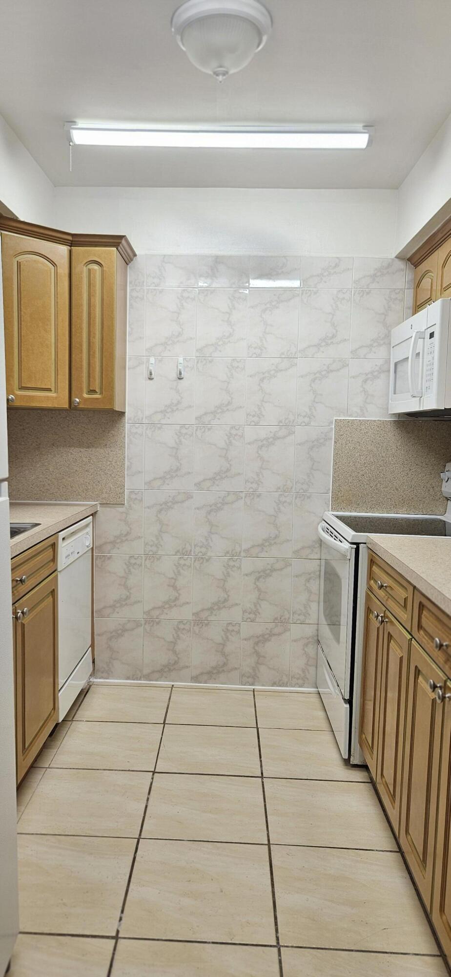 GREENWAY VILLAGE SOUTH CONDO 1 - Residential