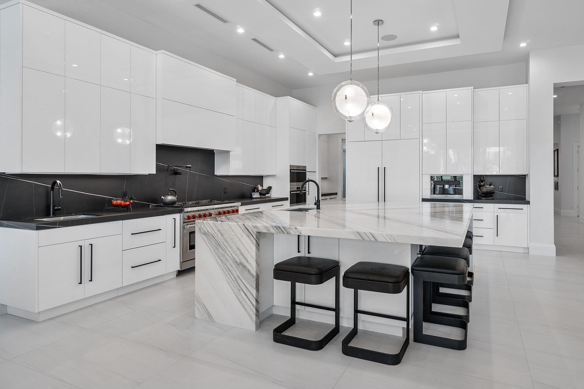 ROYAL PALM YACHT & COUNTRY CLUB - Residential
