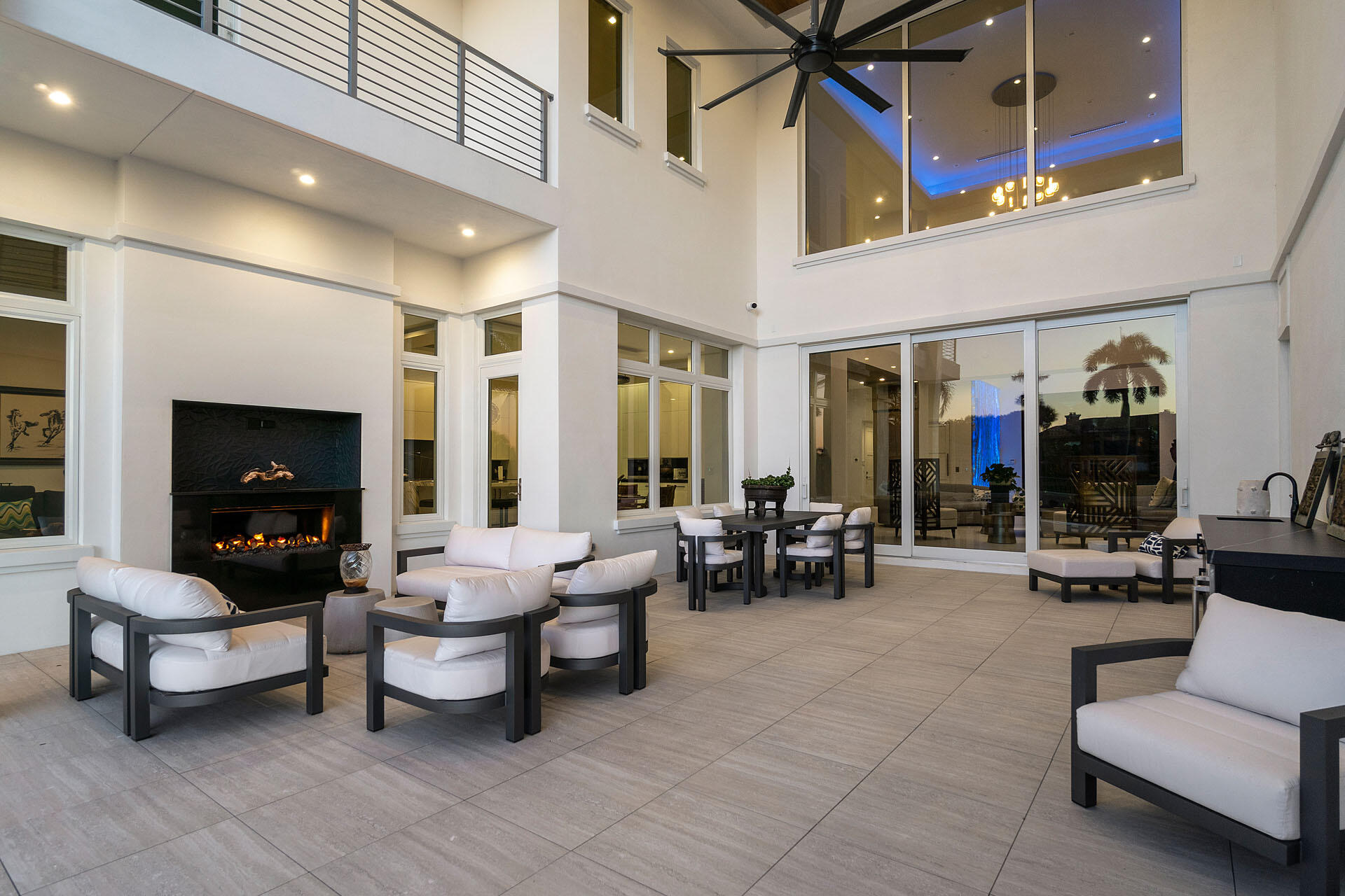 ROYAL PALM YACHT & COUNTRY CLUB - Residential