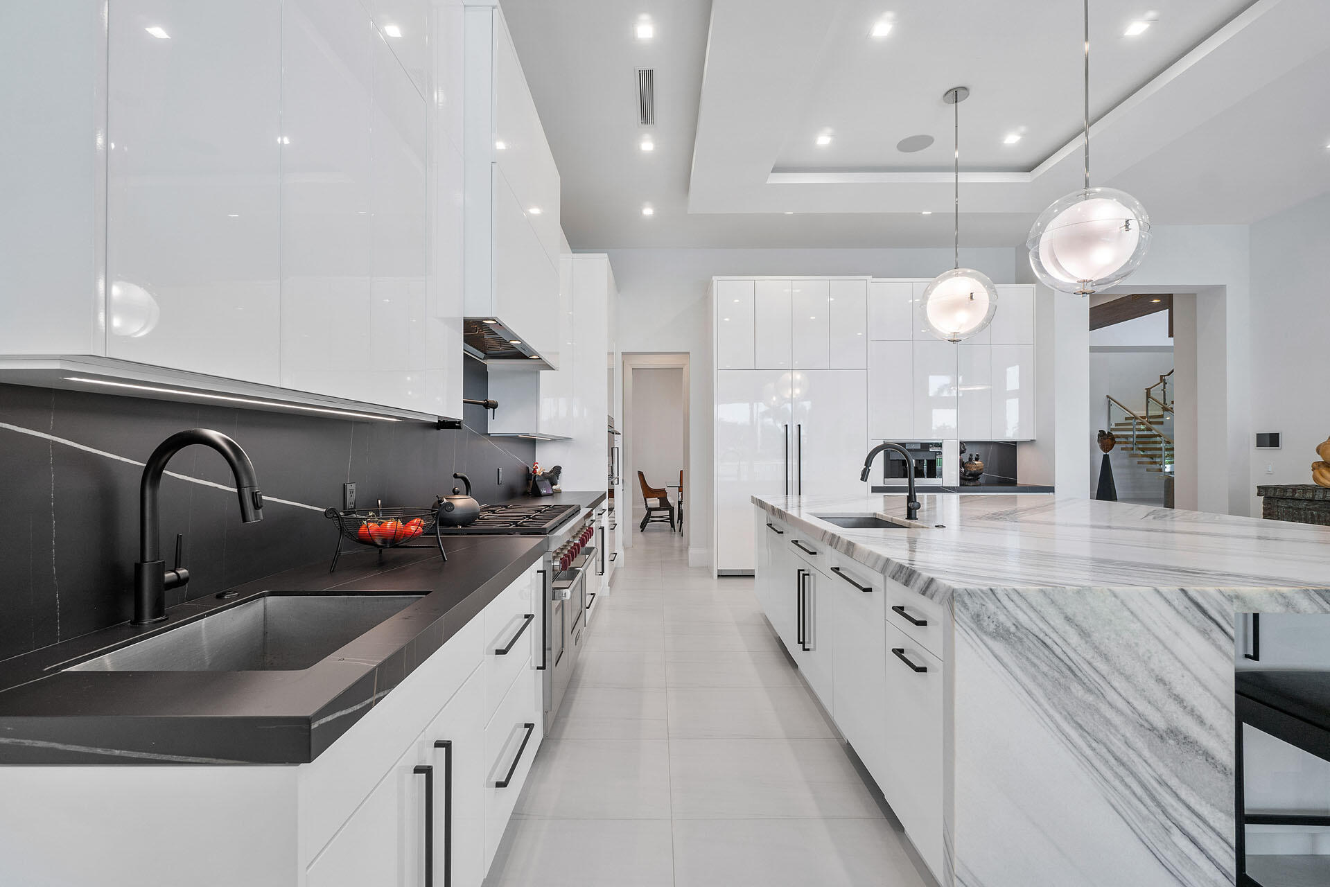 ROYAL PALM YACHT & COUNTRY CLUB - Residential