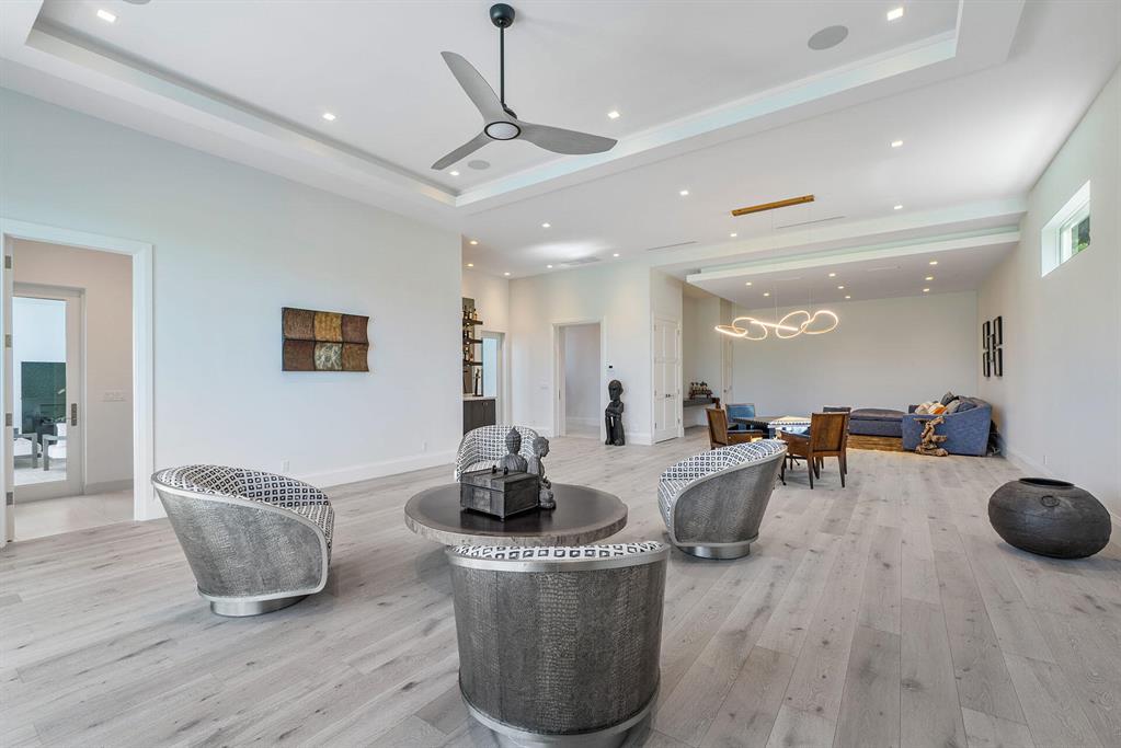 ROYAL PALM YACHT & COUNTRY CLUB - Residential