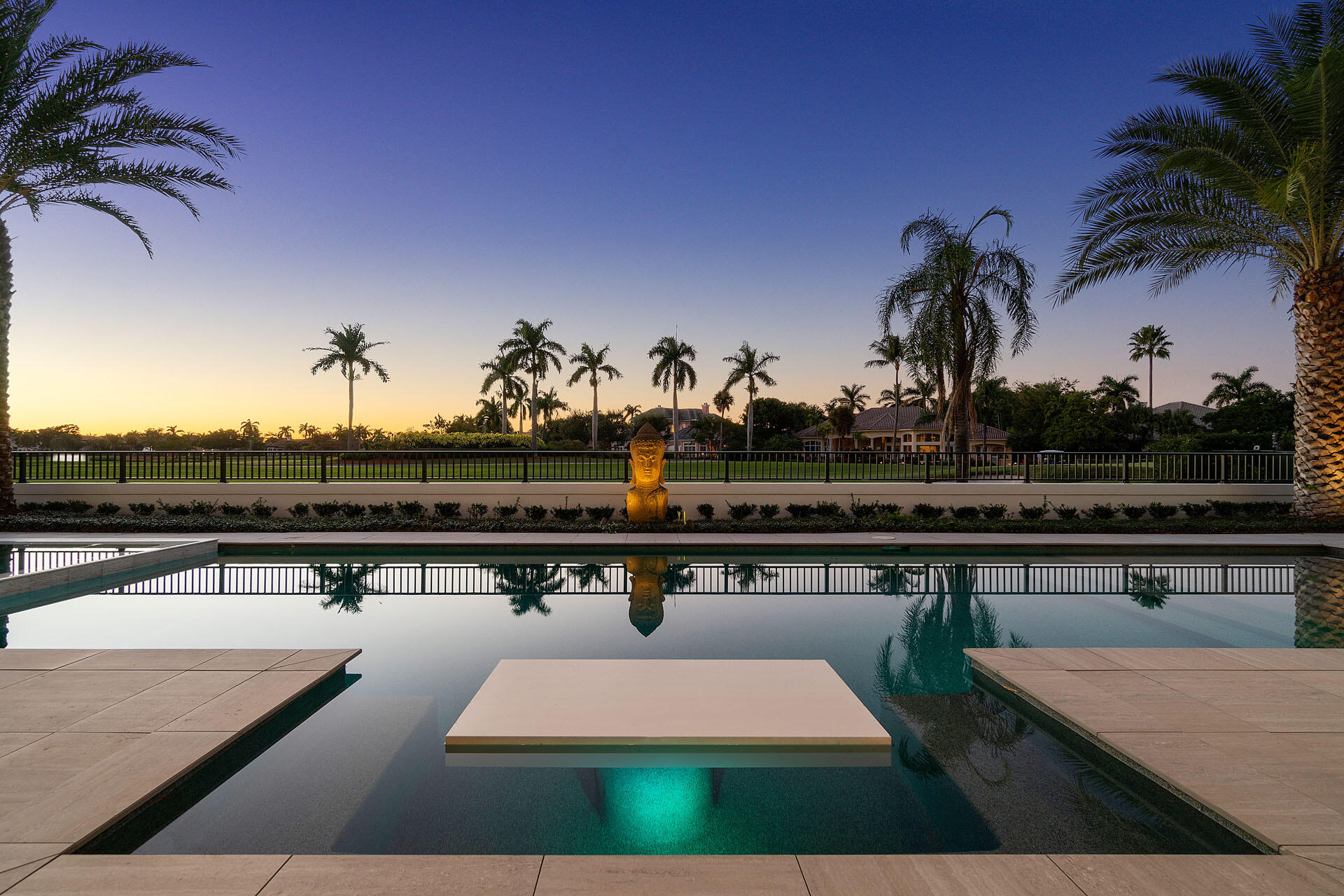 ROYAL PALM YACHT & COUNTRY CLUB - Residential