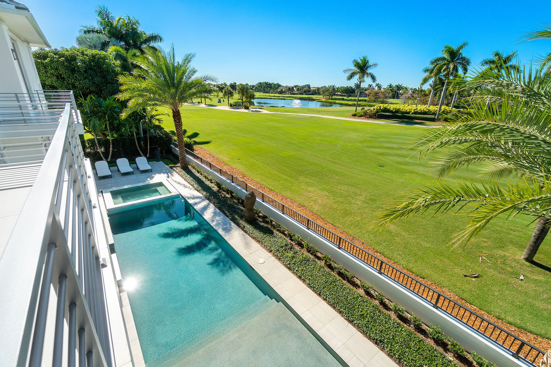 ROYAL PALM YACHT & COUNTRY CLUB - Residential