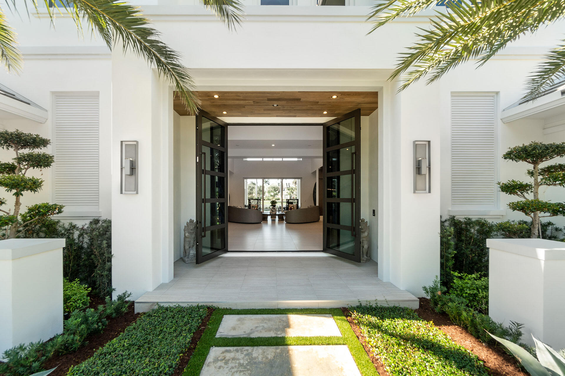 ROYAL PALM YACHT & COUNTRY CLUB - Residential
