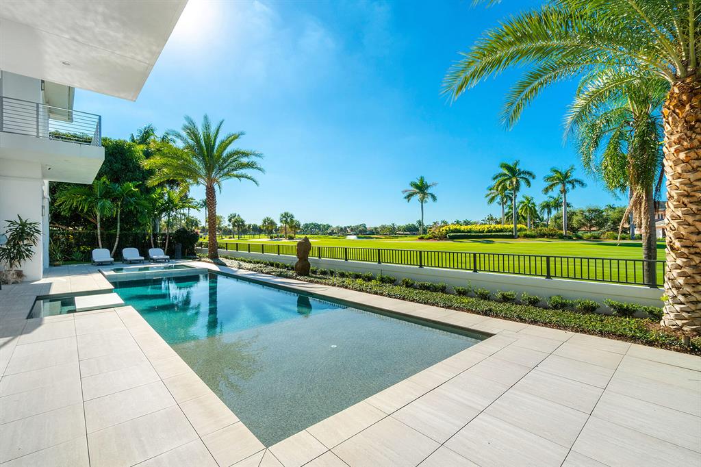 ROYAL PALM YACHT & COUNTRY CLUB - Residential