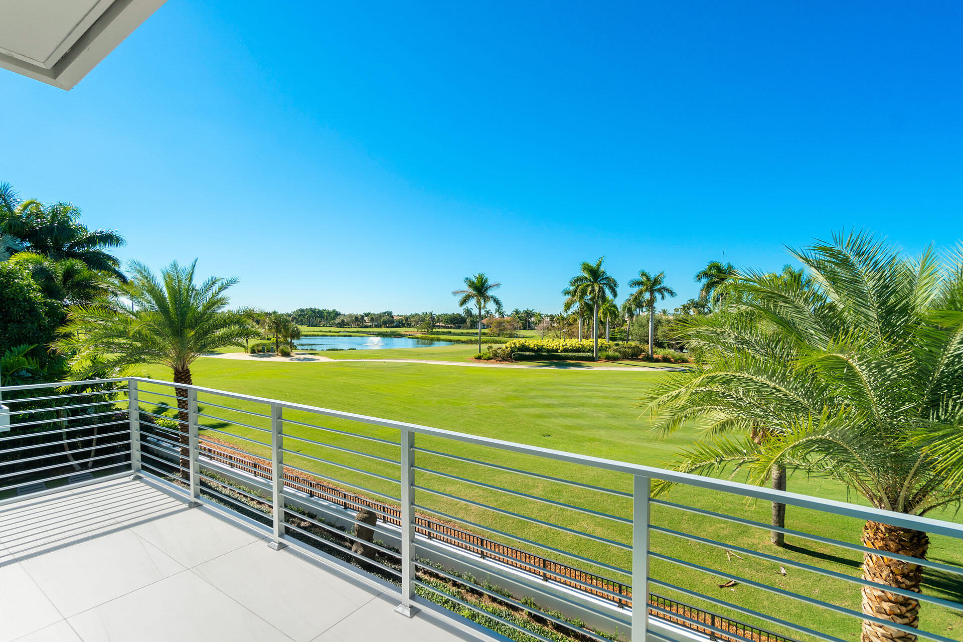 ROYAL PALM YACHT & COUNTRY CLUB - Residential