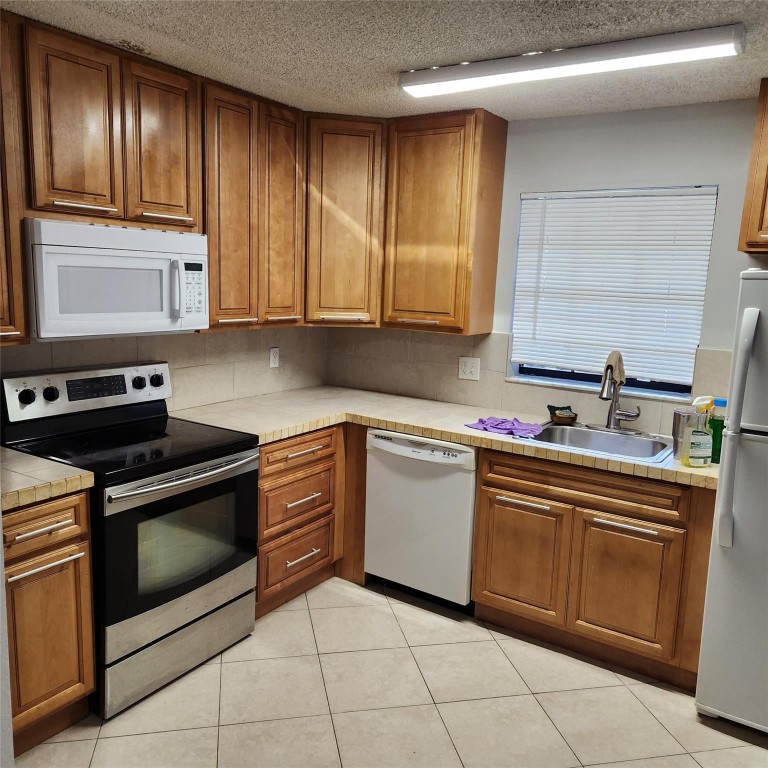 GRENADIER LAKES - Residential