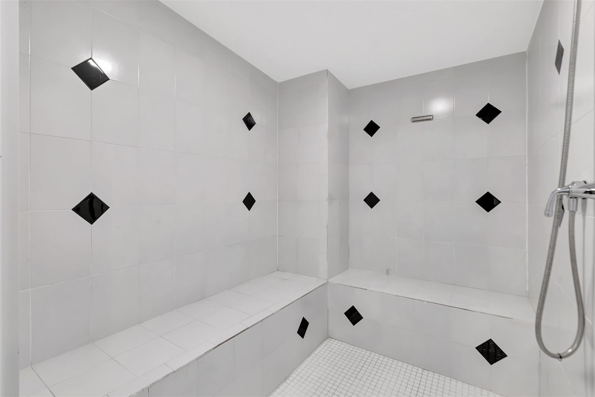 LHERMITAGE I CONDOMINIUM - Residential
