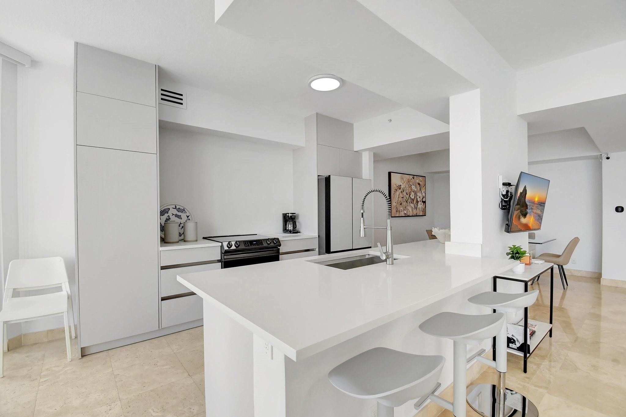 LHERMITAGE I CONDOMINIUM - Residential