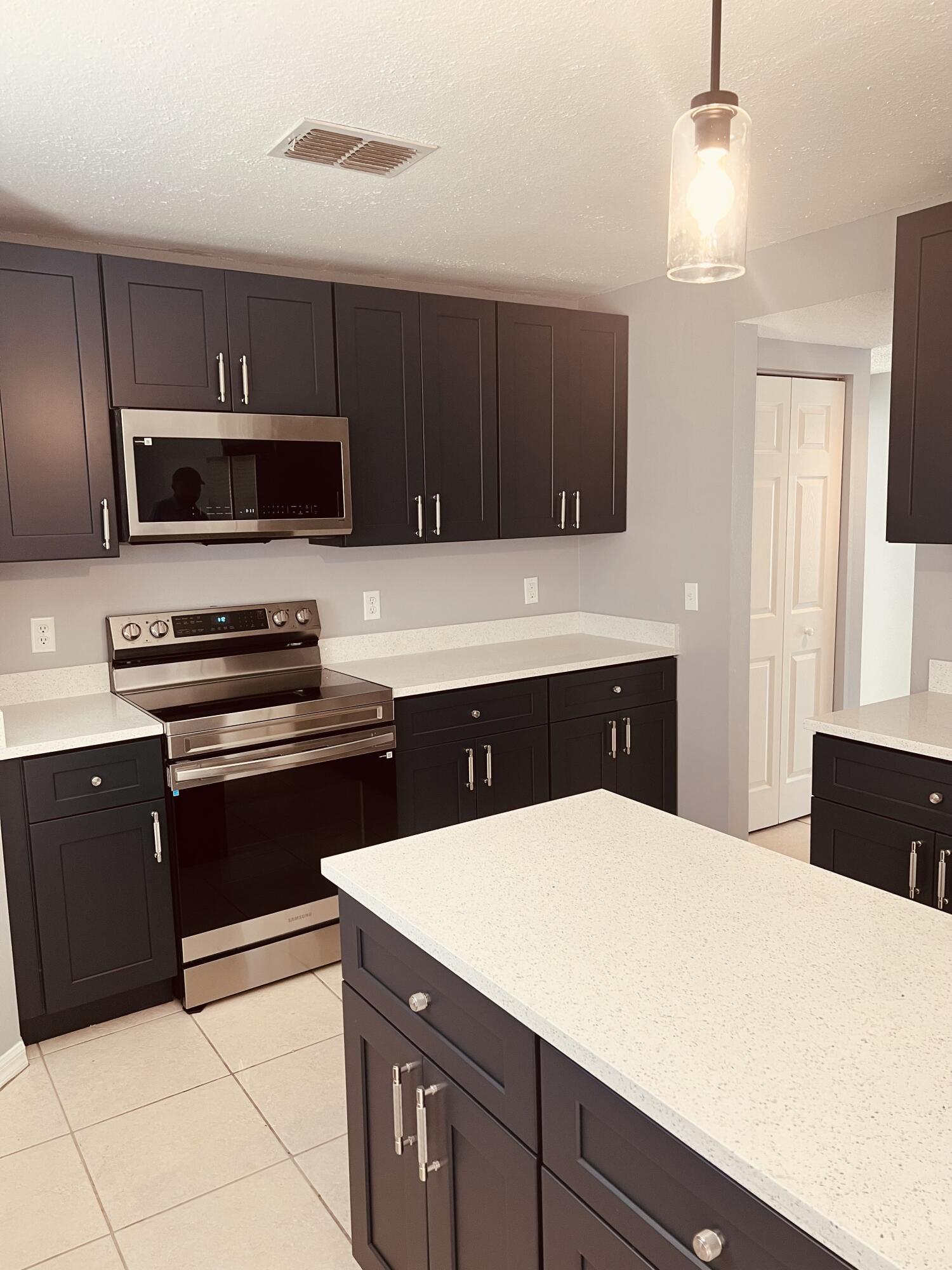 PORT ST LUCIE SECTION  31 - Residential Lease
