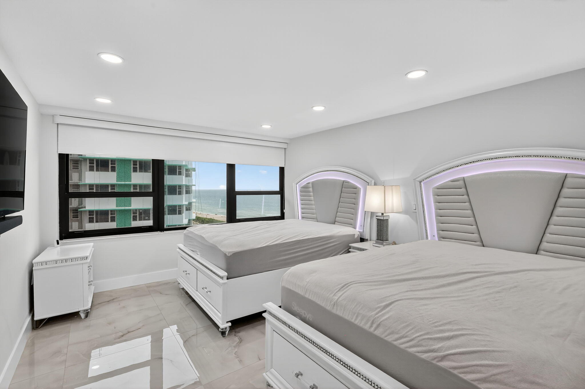 THE ALEXANDER CONDO - Residential